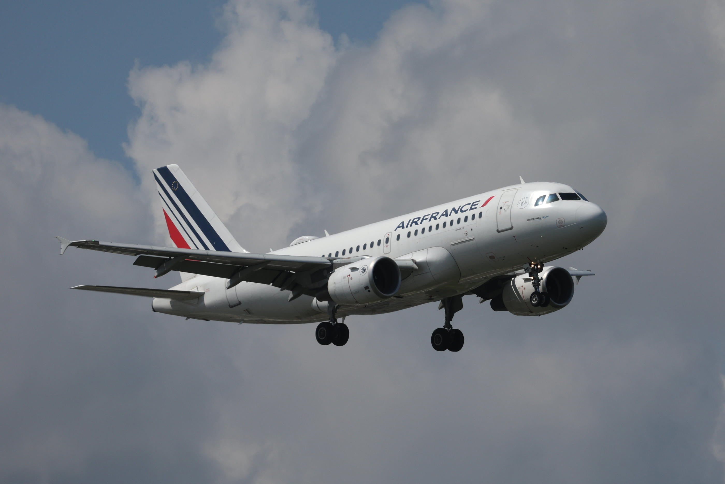 La compagnie Air France a suspendu mardi 17 septembre ses liaisons entre Paris-Charles de Gaulle et les aéroports de Tel-Aviv, en Israël, et Téhéran, en Iran, jusqu'au 19 septembre 2024 inclus. LP/Arnaud Journois