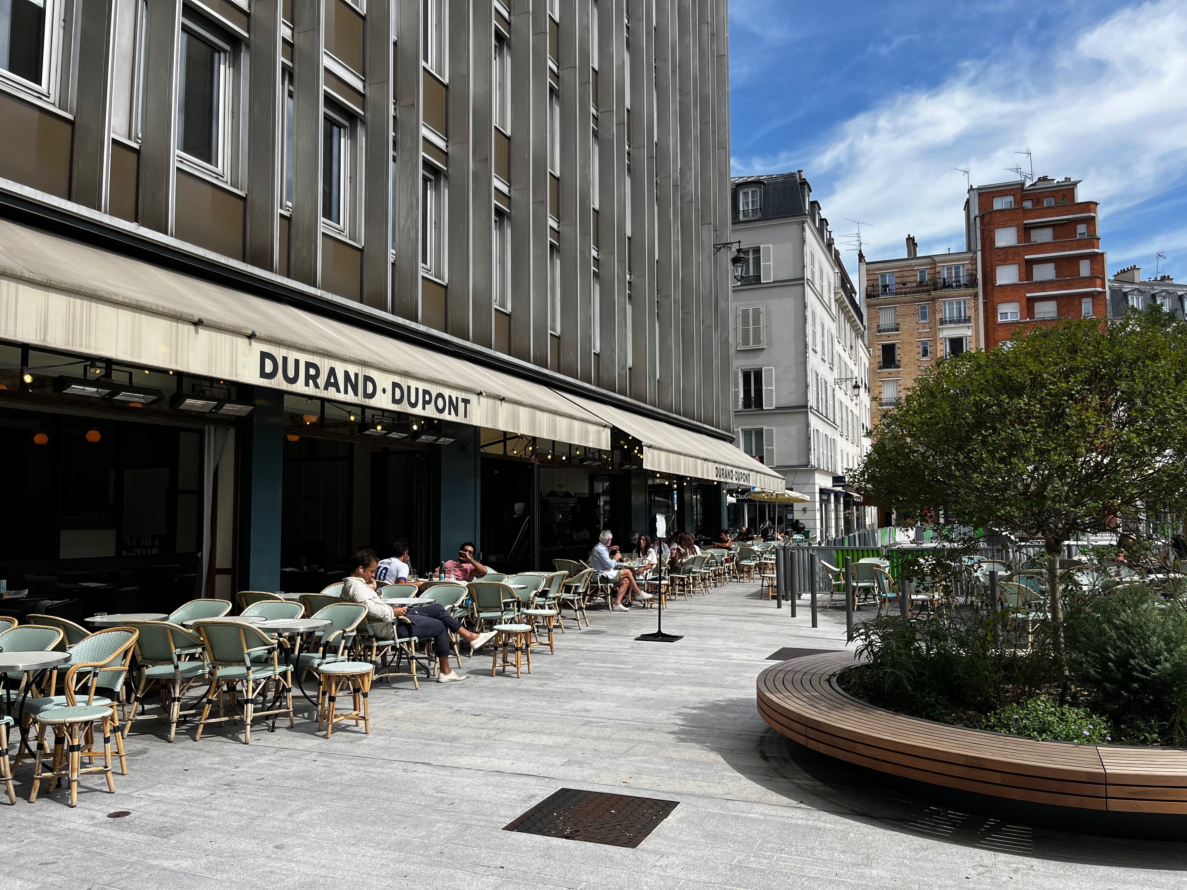 Neuilly-sur-Seine (Hauts-de-Seine), ce dimanche. En plein Jeux olympiques, la terrasse de cette brasserie populaire est pratiquement vide. LP/E.S.