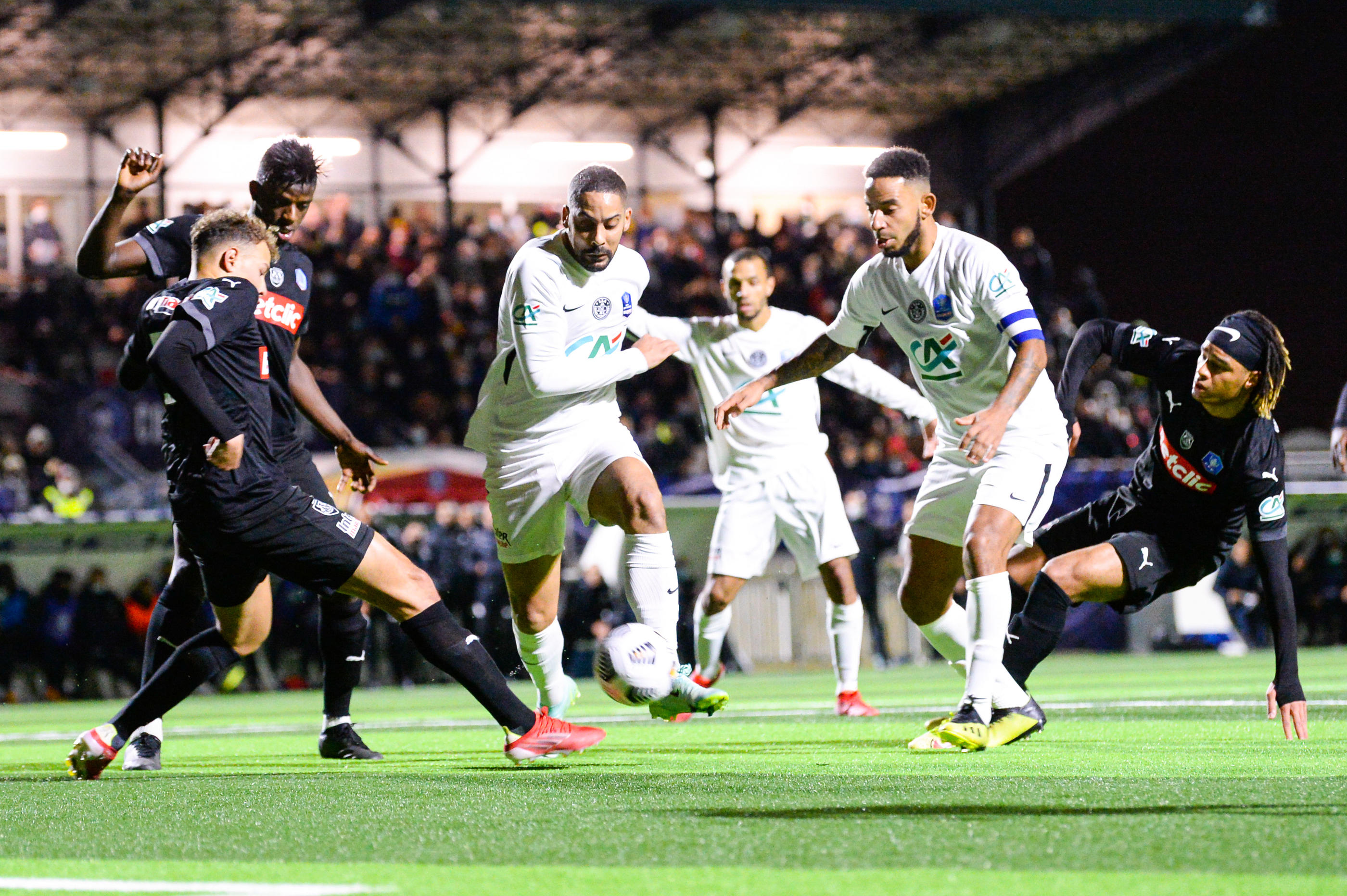 Malgré une superbe fin de match, Linas-Montlhéry est éliminé de la Coupe de France par Amiens. LP/Icon Sport/Daniel Derajinski