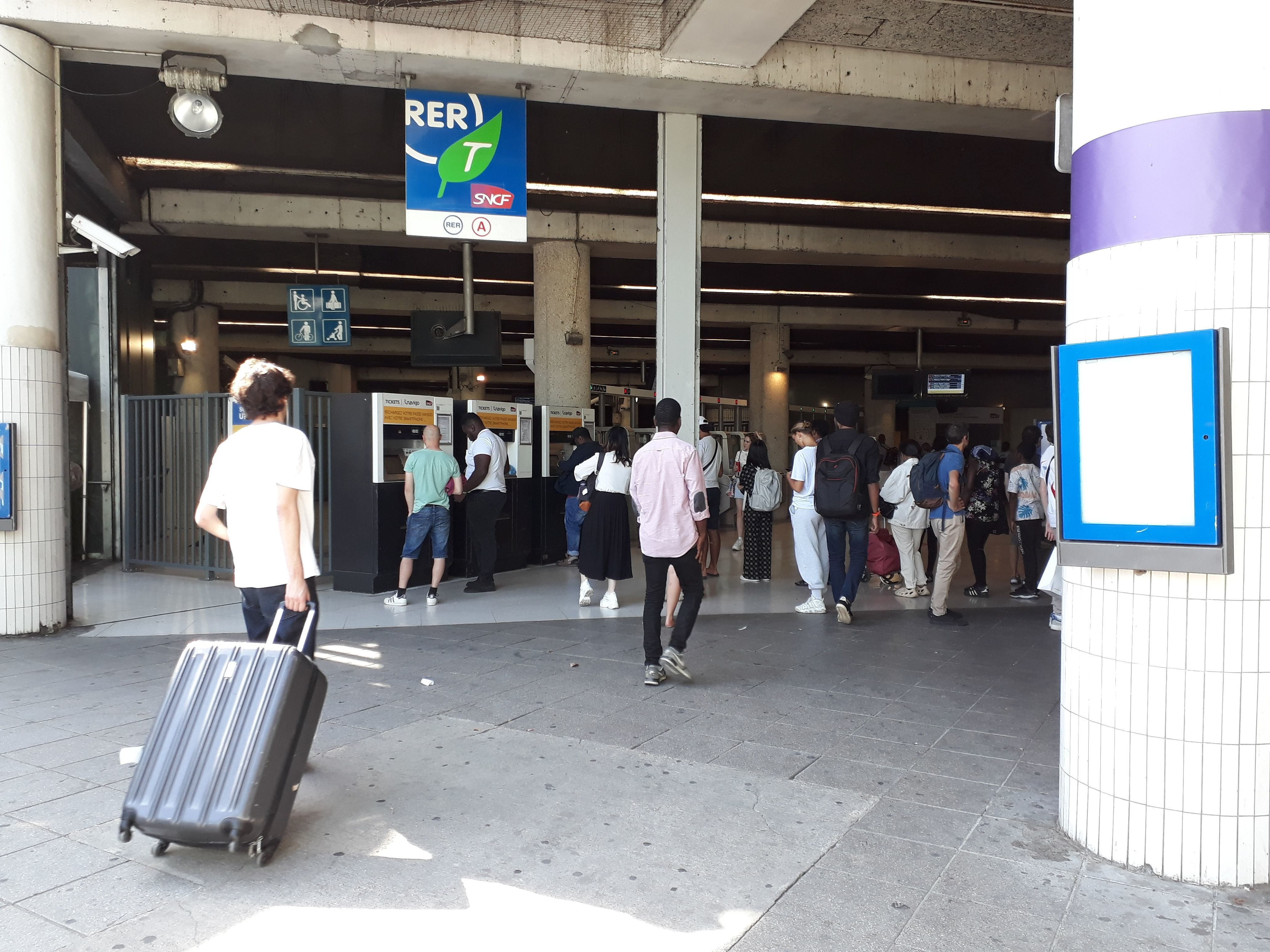Un train supplémentaire est testé pendant six mois le matin, durant l'heure de pointe, sur la branche Cergy du RER A. LP/Marie Persidat