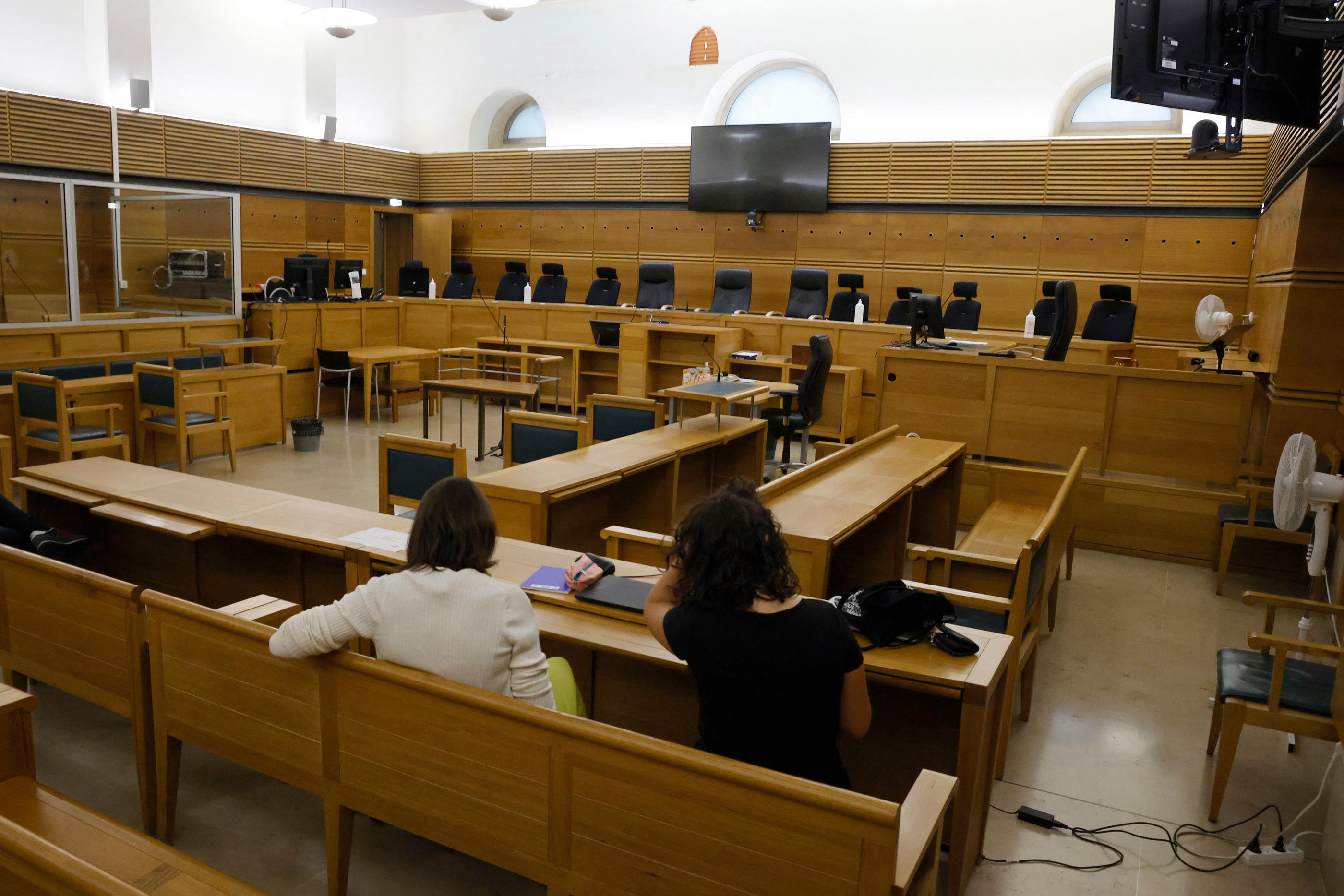 A l'ouverture de l'audience au tribunal d'Aix-en-Provence, ce jeudi 3 août. L’avocat du fonctionnaire de police a demandé le huis clos pour assurer « la sérénité des débats ». En vain. PHOTOPQR/LA PROVENCE/FRANCK PENNANT