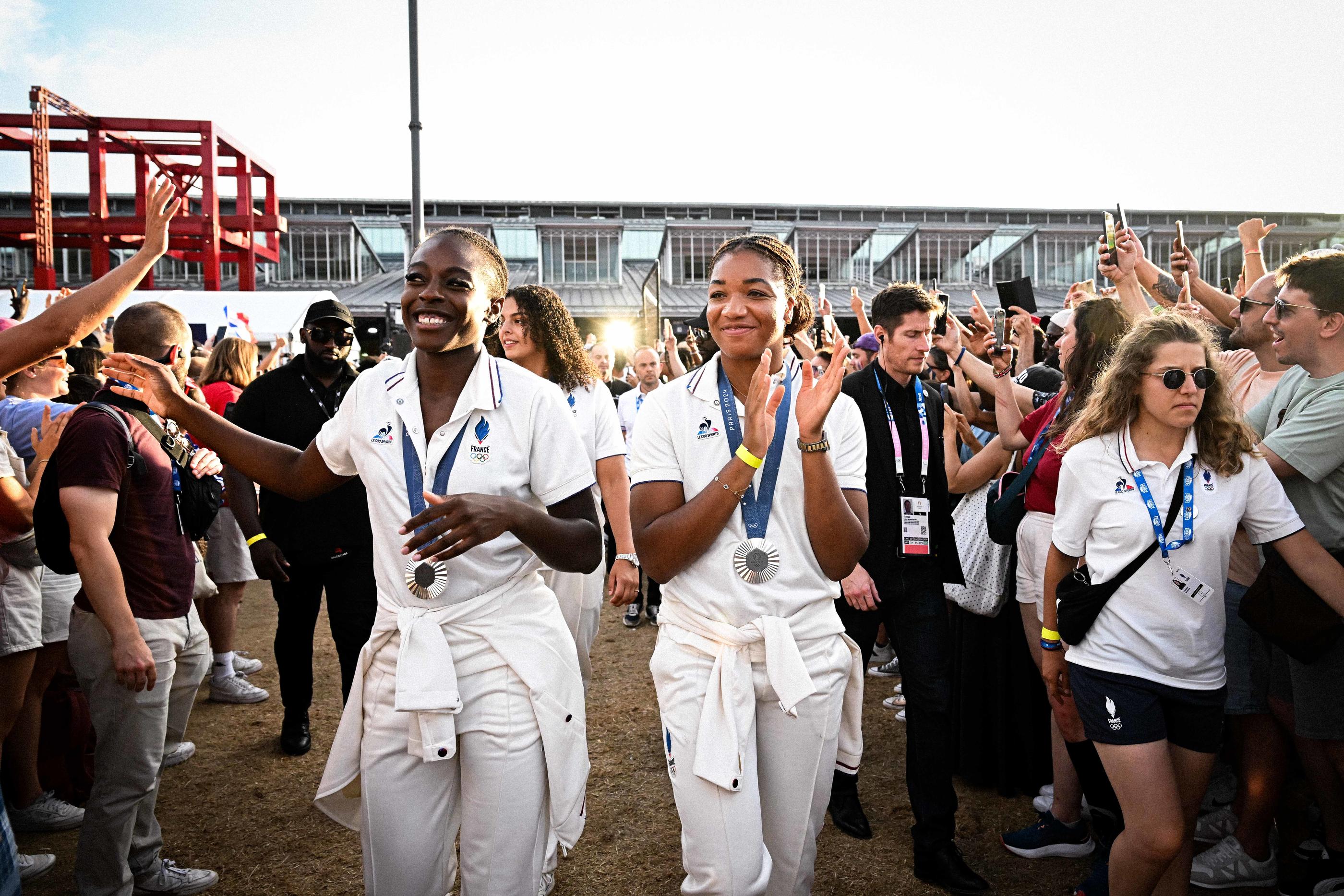 Médaillées d'argent aux Jeux, Oriane Ondondo et Pauletta Foppa participeront à la Ligue Butagaz Energie cette saison. Icon Sport/Baptiste Fernandez