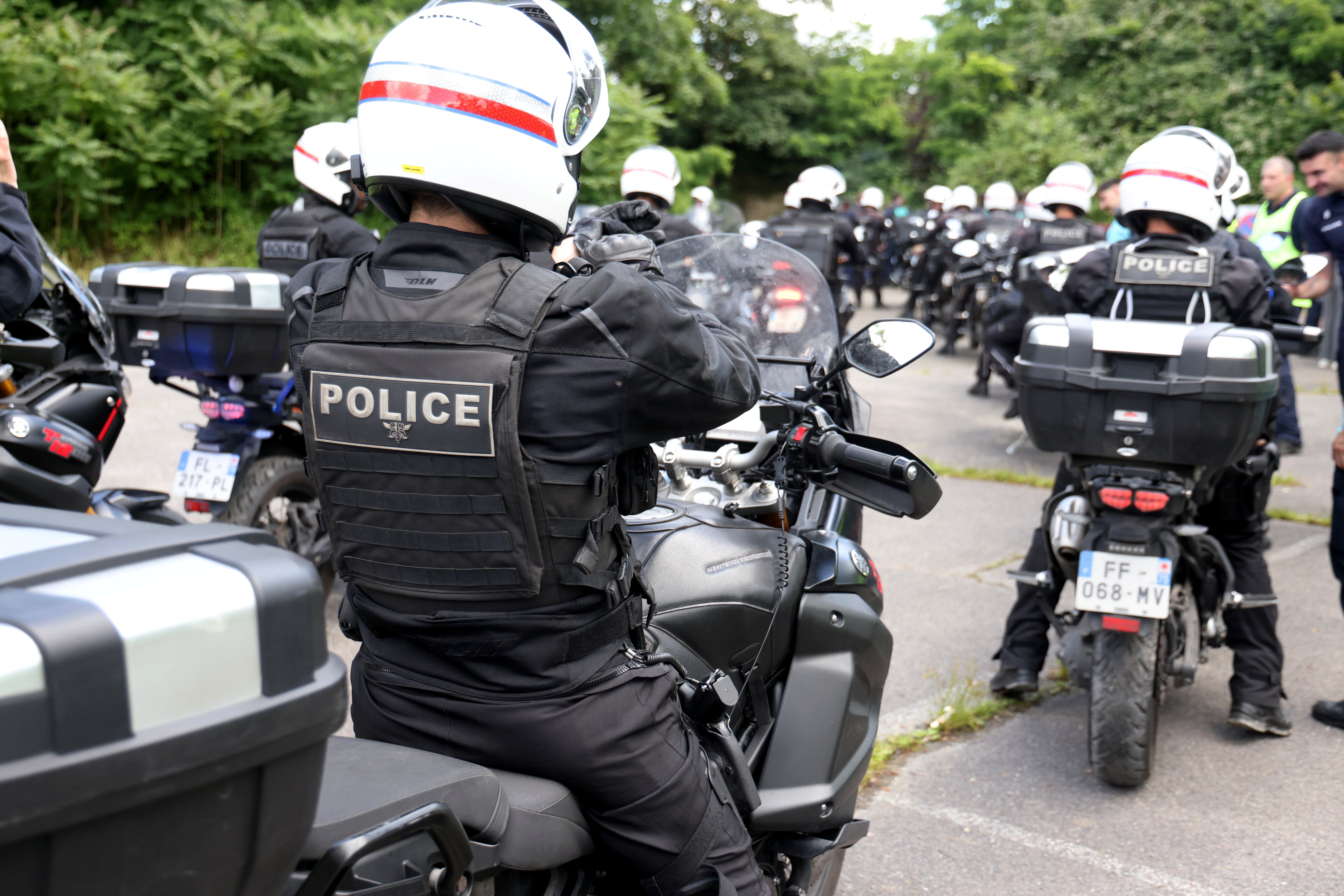 Deux policiers ont été percutés lors d'une marche arrière effectuée par un automobiliste qui prenait la fuite. LP/J-B.Q.