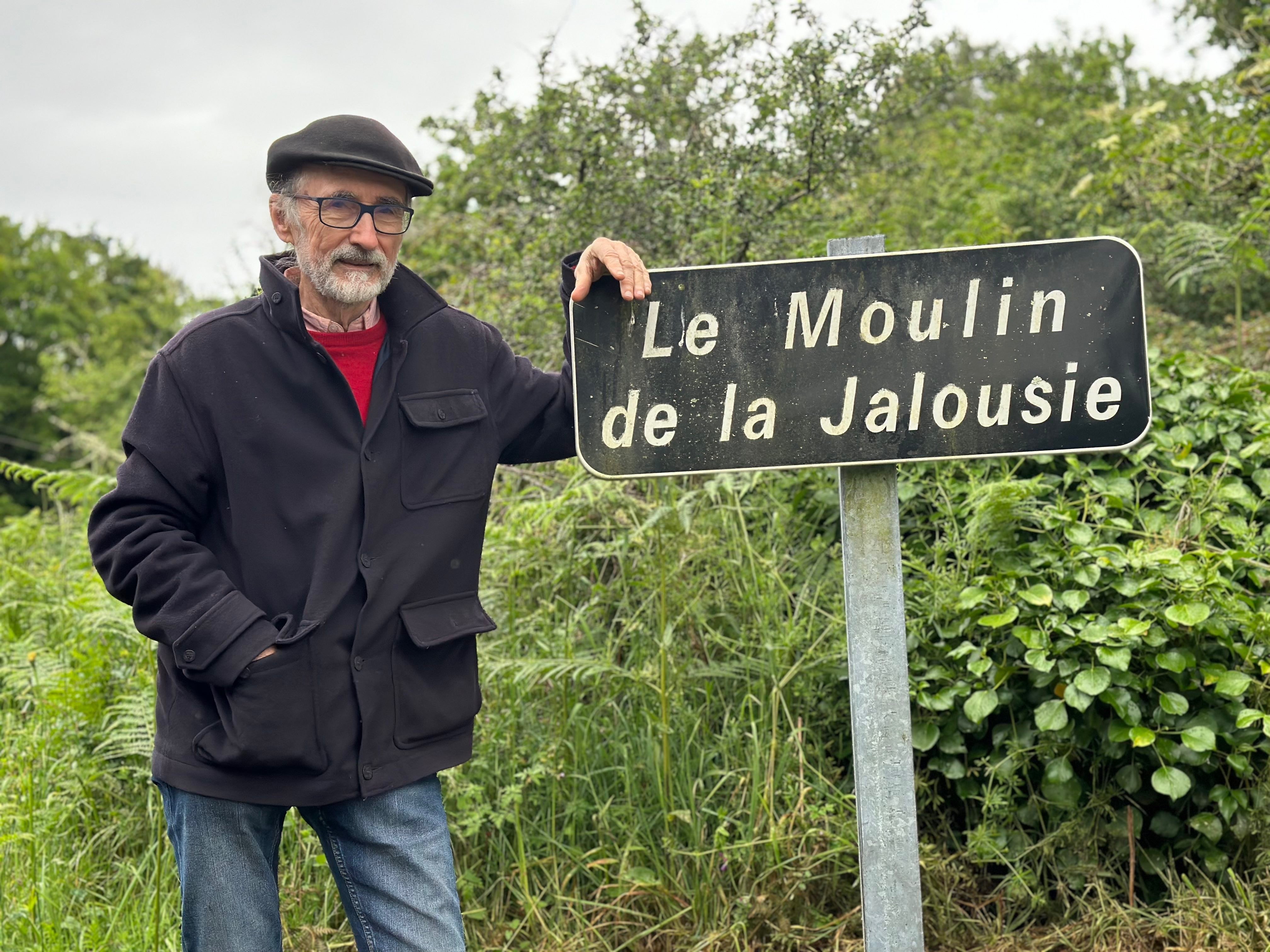 Avec son association Koun Breizh, Jean-Claude Le Ruyet dénonce la débretonnisation des noms de lieux dans la région. LP/Solenne Durox
