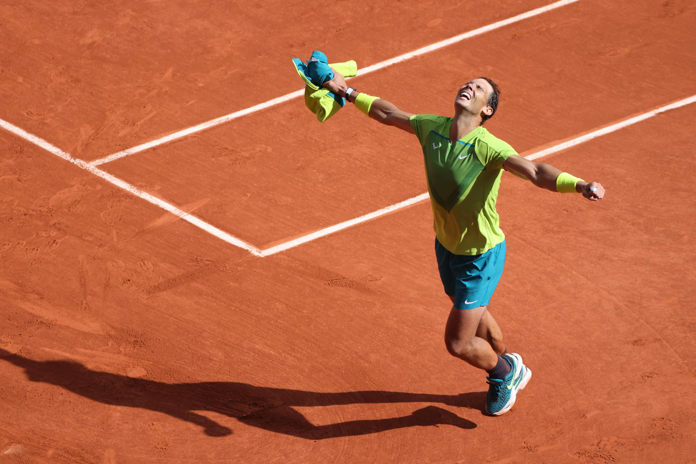 Si son avenir sportif est incertain, Rafael Nadal a une fois de plus marqué l'histoire de Roland-Garros et du tennis avec un 14e sacre, dimanche 5 juin. LP/Arnaud Journois
