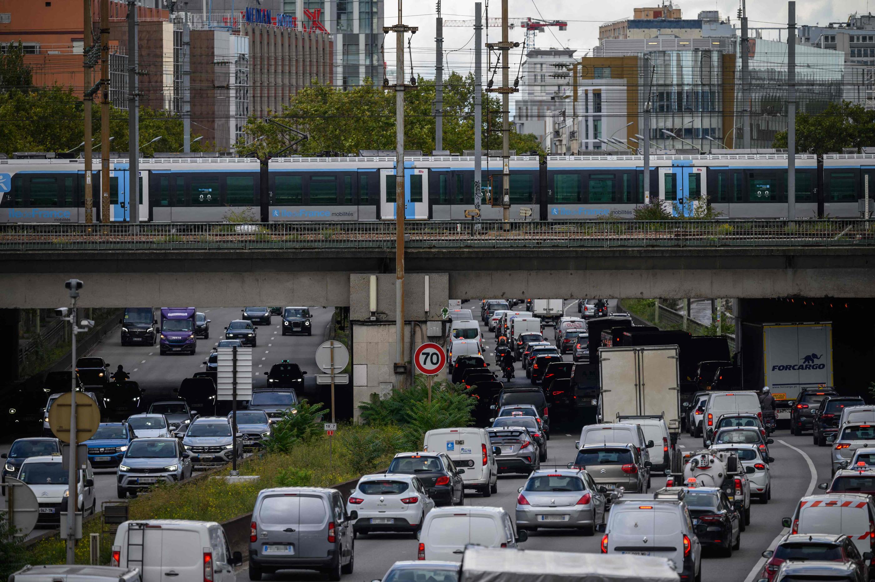 Paris. Le passage de la vitesse du périphérique de 70km/h à 50km/h s'effectuera de manière progressive à compter du 1er octobre. Ed JONES/AFP