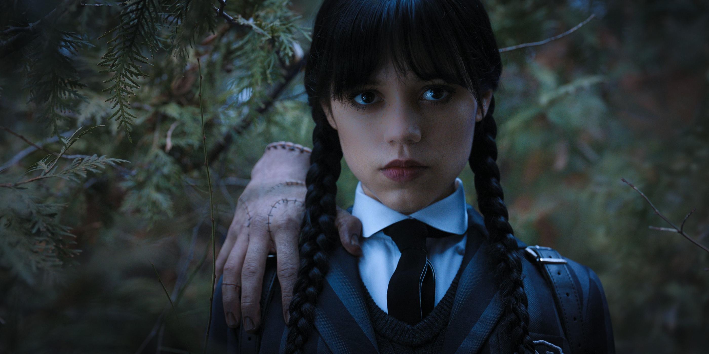 Dans «Mercredi», la série adaptée de «La Famille Addams», Mercredi Addams (l'exceptionnelle Jenna Ortega) est une jeune fille peu souriante et très portée sur tout ce qui est morbide. Netflix