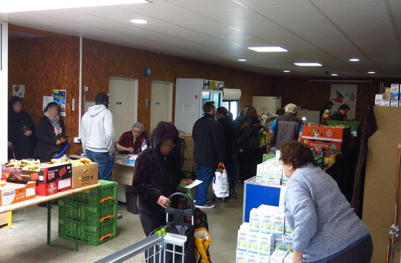 <b></b> Meaux, le 17 mai. Le vendredi, c’est jour de distribution alimentaire au comité local du Secours populaire français, dans le quartier de Beauval. L’association y a aidé 782 familles l’an dernier.