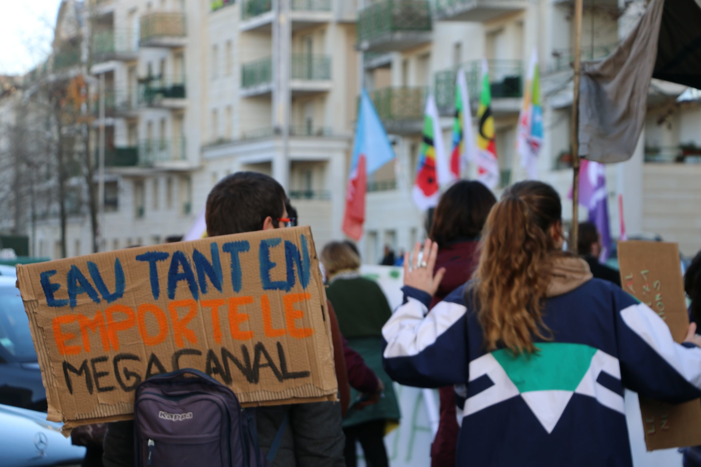 Compiègne (Oise), le 16 décembre. Une manifestation contre le canal Seine-Nord a rassemblé plus d’une centaine de manifestants. LP/Juliette Duclos
