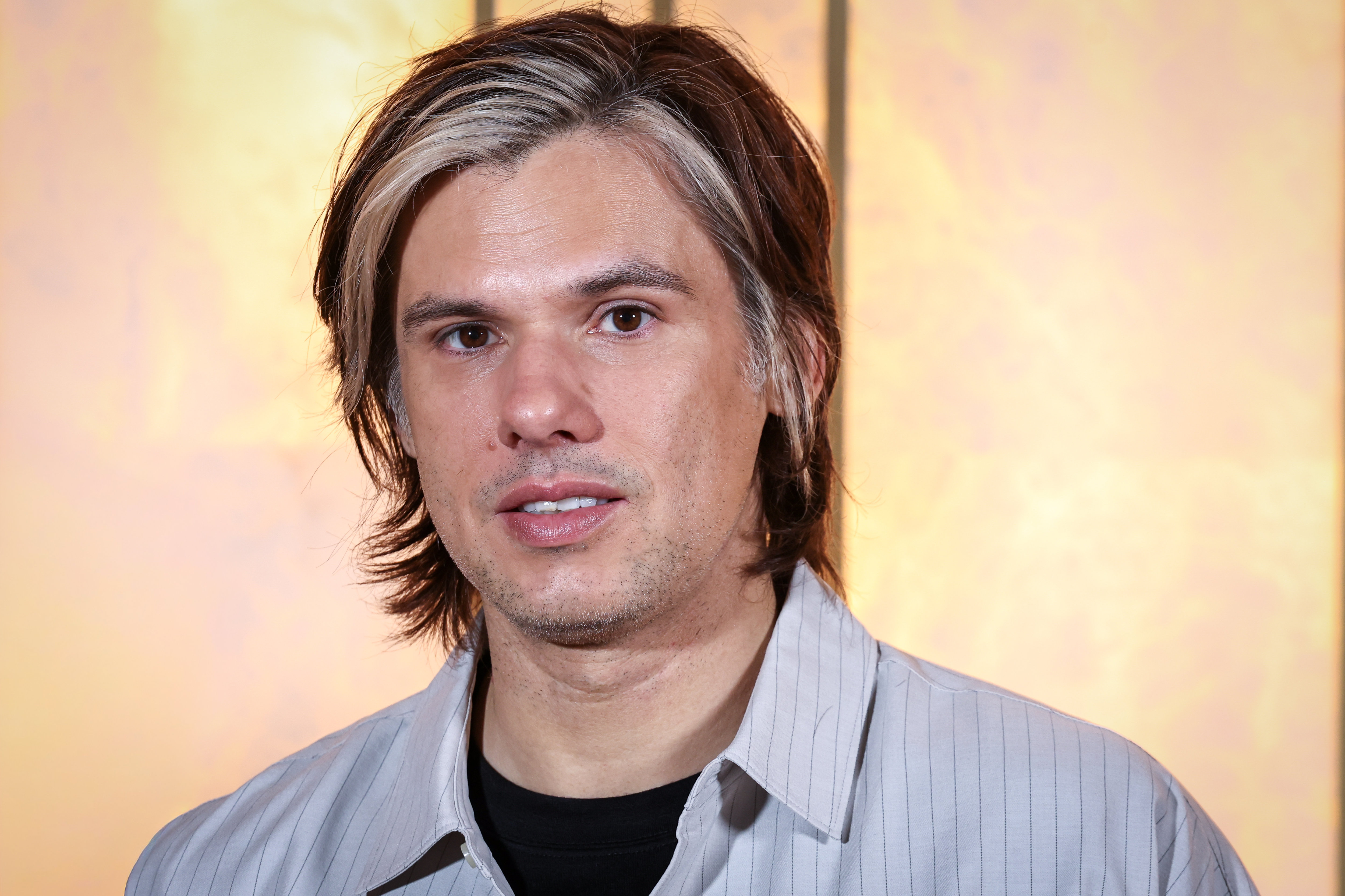 La fuite en avant » : Orelsan annonce la sortie de son cinquième album, un  « prolongement » du film « Yoroï » - Le Parisien