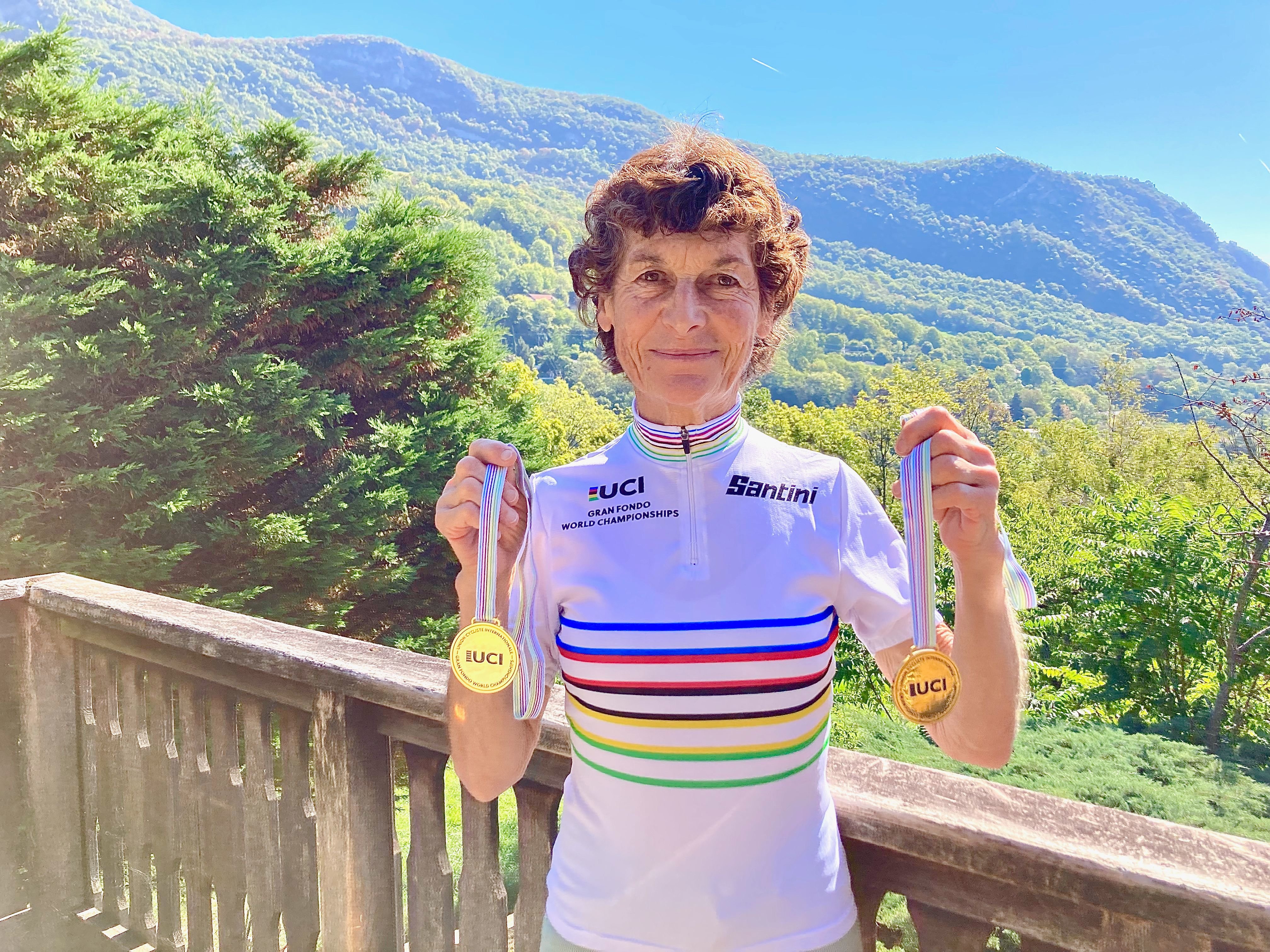 Jeannie Longo, ici en septembre 2022, après ses titres mondiaux aux championnats du monde Gran Fondo UCI des vétérans de Trente, se remet de sa chute spectaculaire dans son chalet sur les hauteurs de Grenoble. LP/Serge Pueyo