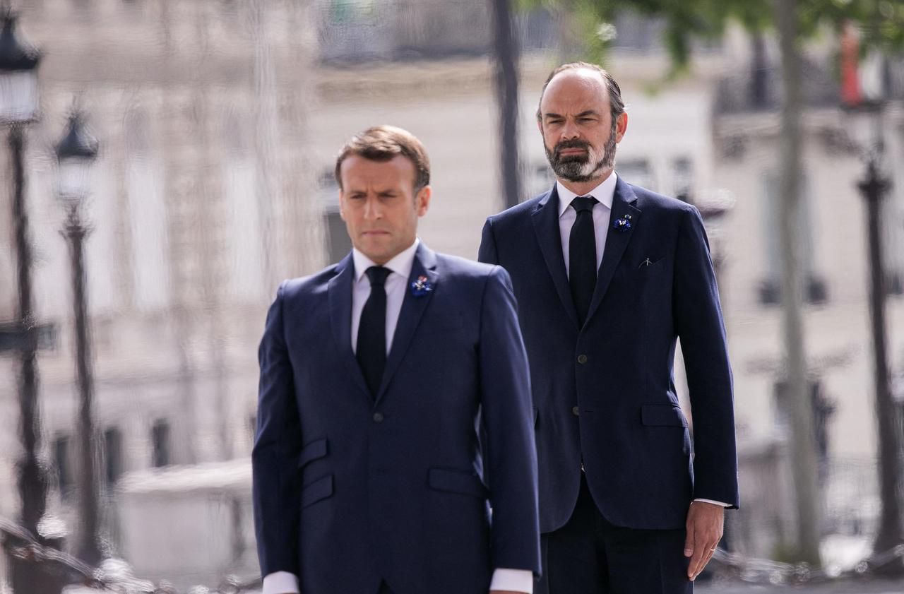 <b></b> Emmanuel Macron et Edouard Philippe lors des commémorations du 8 mai 1945. 