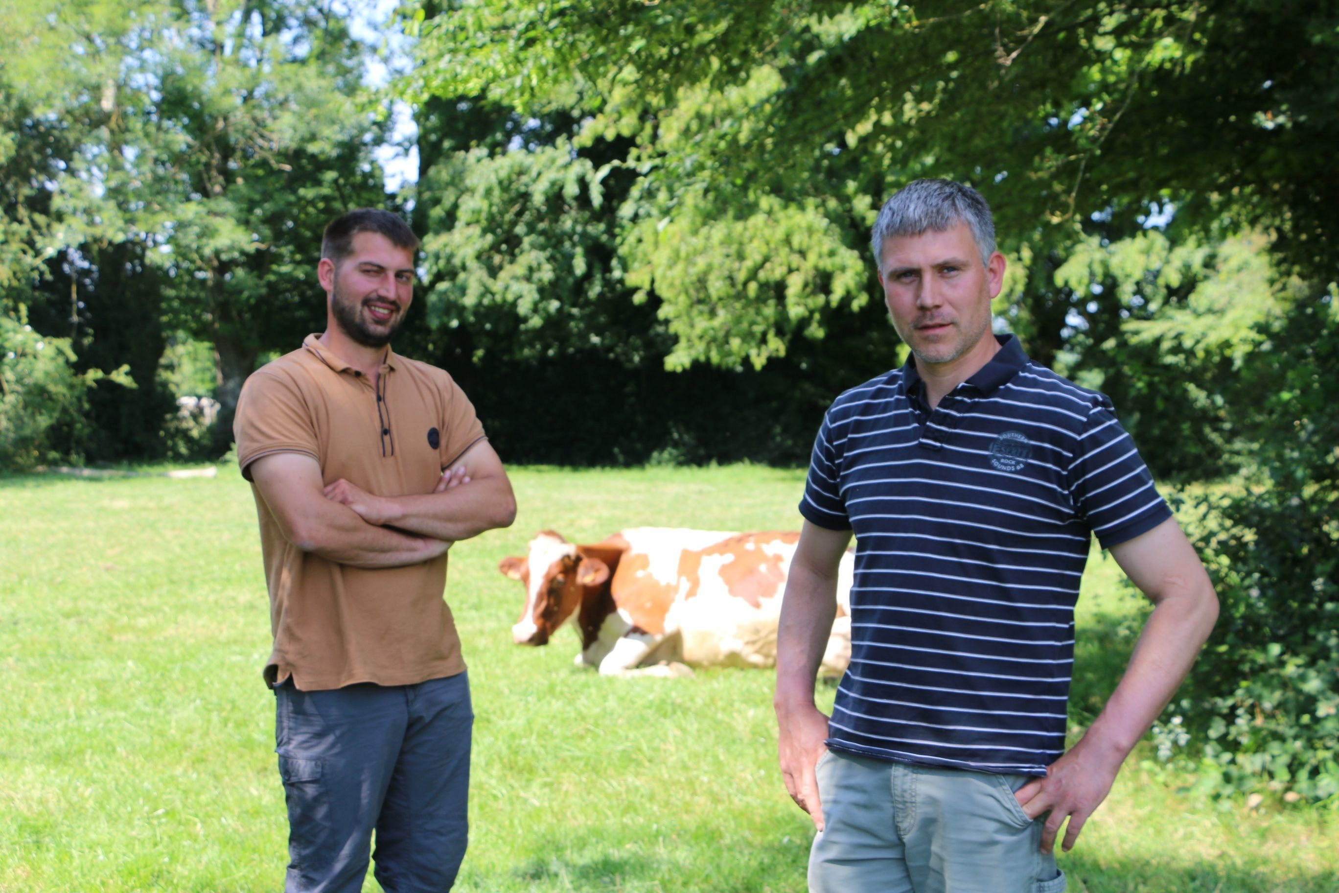 Mureaumont (Oise). Depuis 2020, David Demarcy et Romain Petit, tous deux éleveurs laitiers, se sont engagés dans une démarche de réduction de gaz à effet de serre. LP/Juliette Duclos