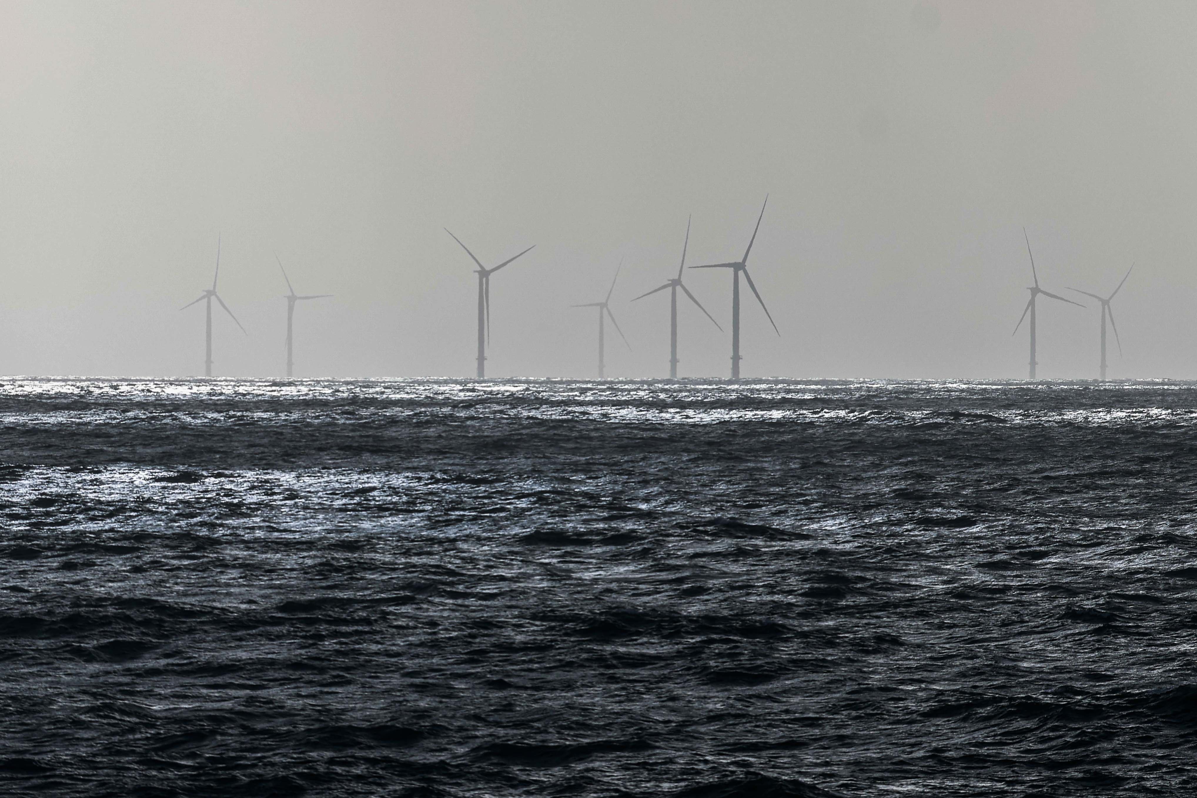L'éolien flottant est en pleine expension, comme ici au large de Batz-sur-mer. LP /Olivier Corsan