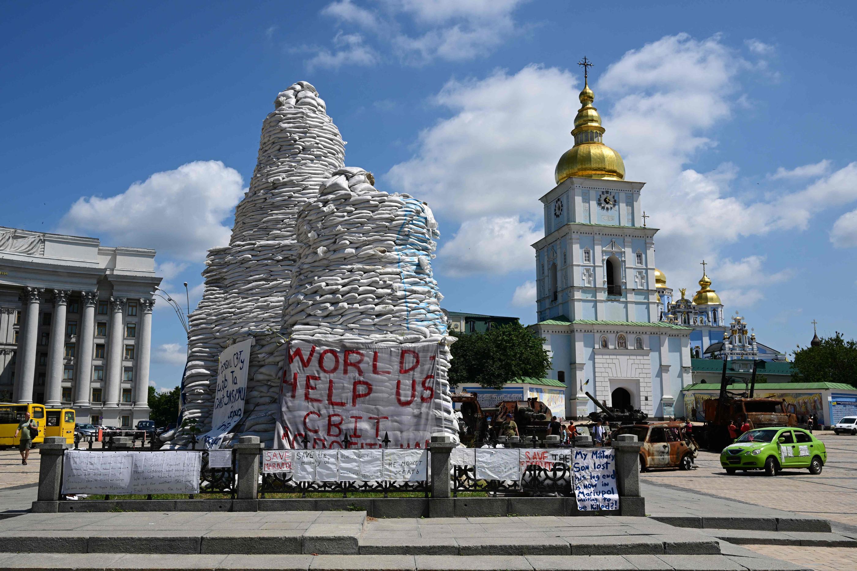 Malgré la guerre, la vie reprend parfois son cours à Kiev. AFP/MIGUEL MEDINA
