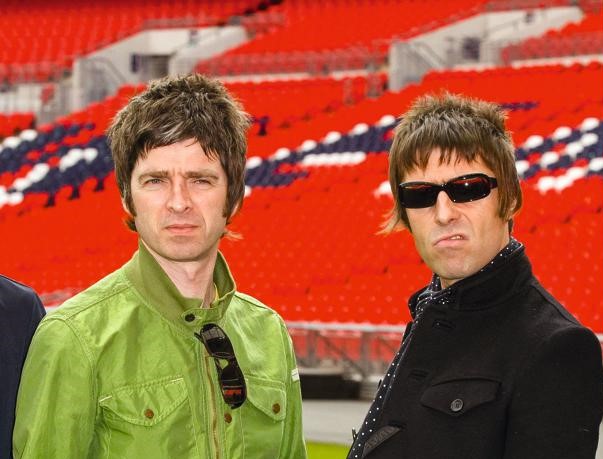 Quinze ans après leur séparation, les frères Gallagher se sont réconciliés et ont décidé de reformer le mythique groupe Oasis pour une tournée au Royaume-Uni. Rex features/Sipa