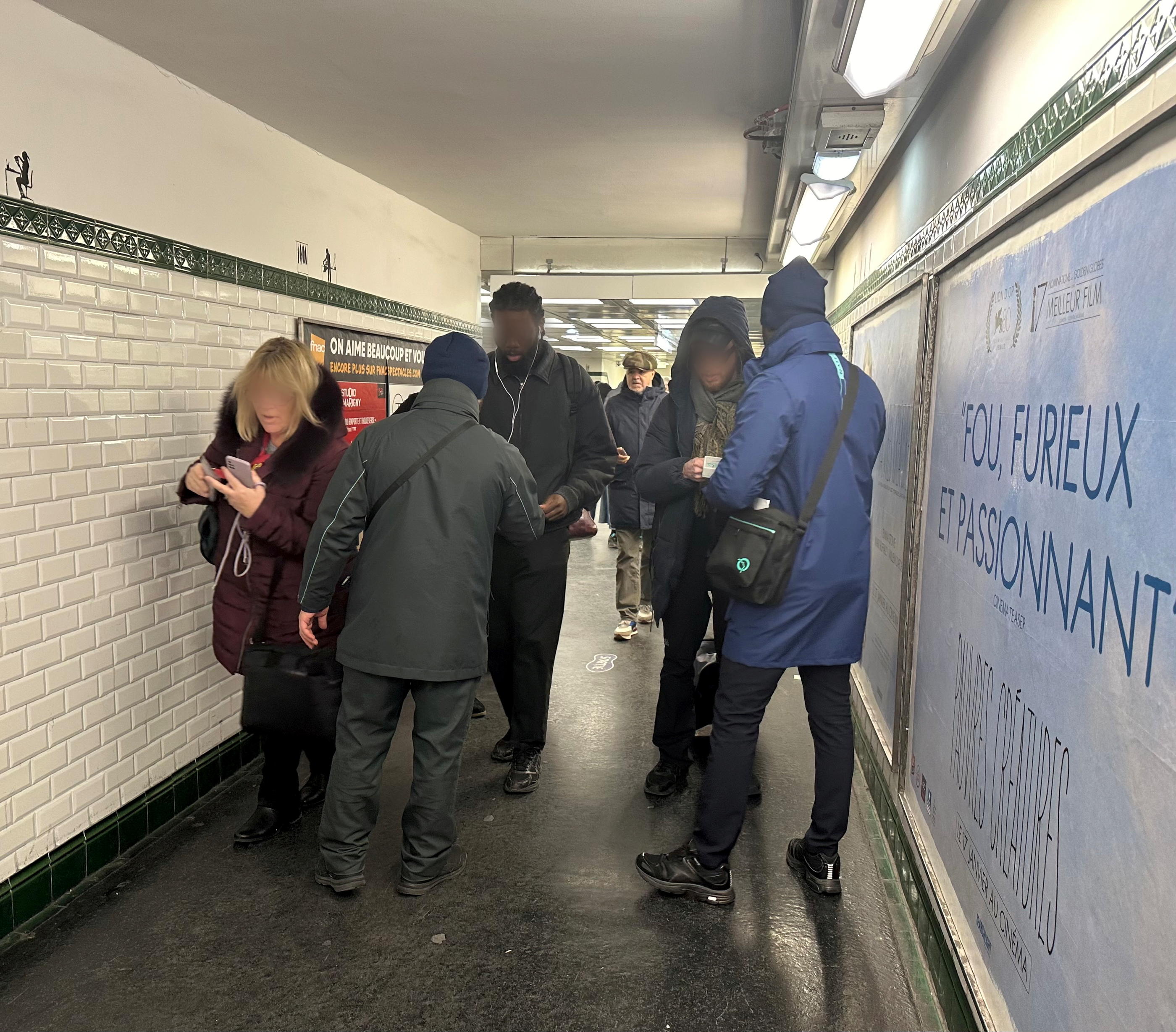 Dans le métro, les contrôleurs ont des primes à l’acte : « On peut faire entre 15 et 30 infractions par jour», indique l'un d'eux. LP/Delphine Goldsztejn