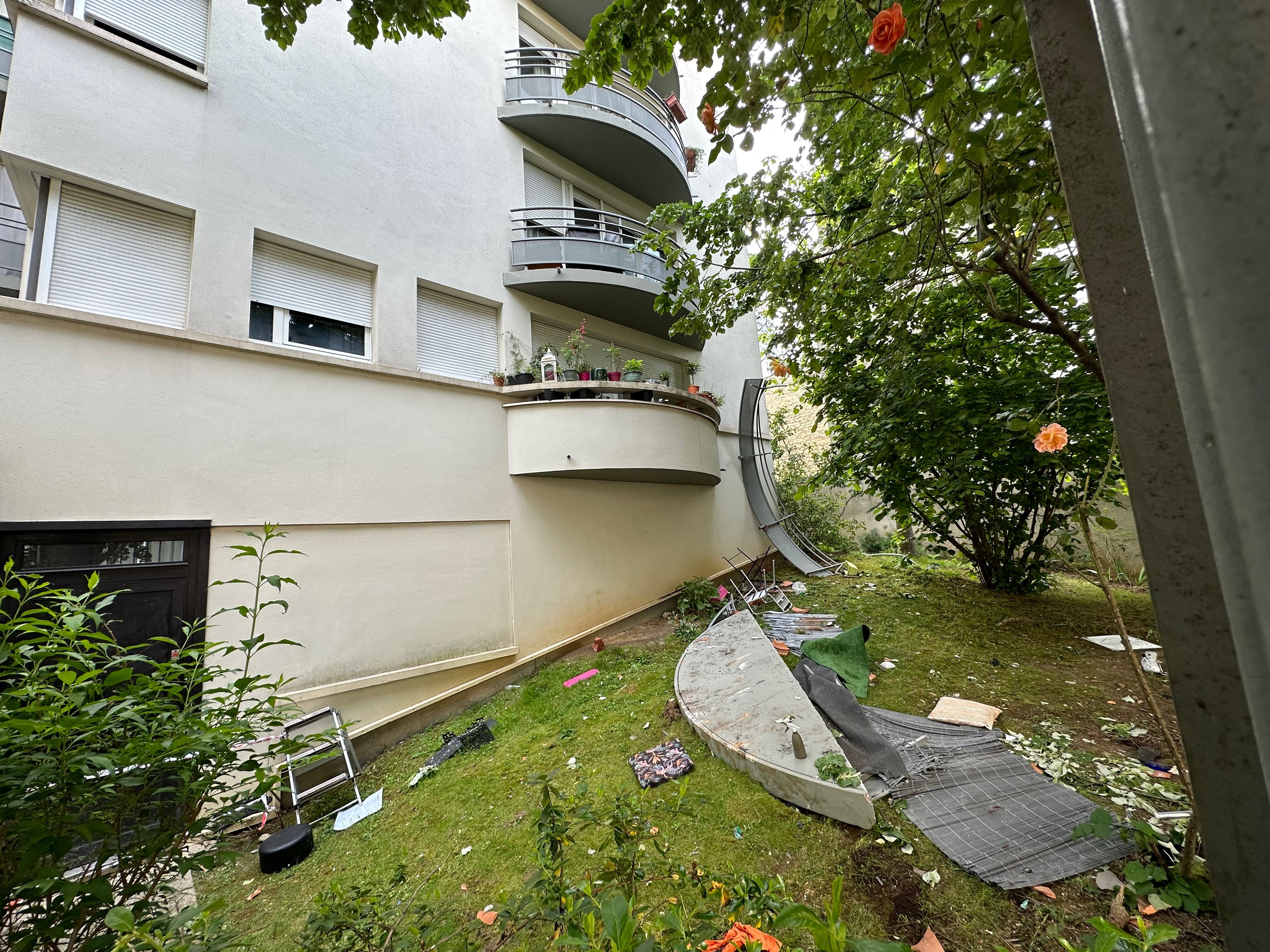 Un balcon s'était effondré vendredi soir de cet immeuble situé dans le XIIIe arrondissement de Paris (archives). LP/Paul Abran