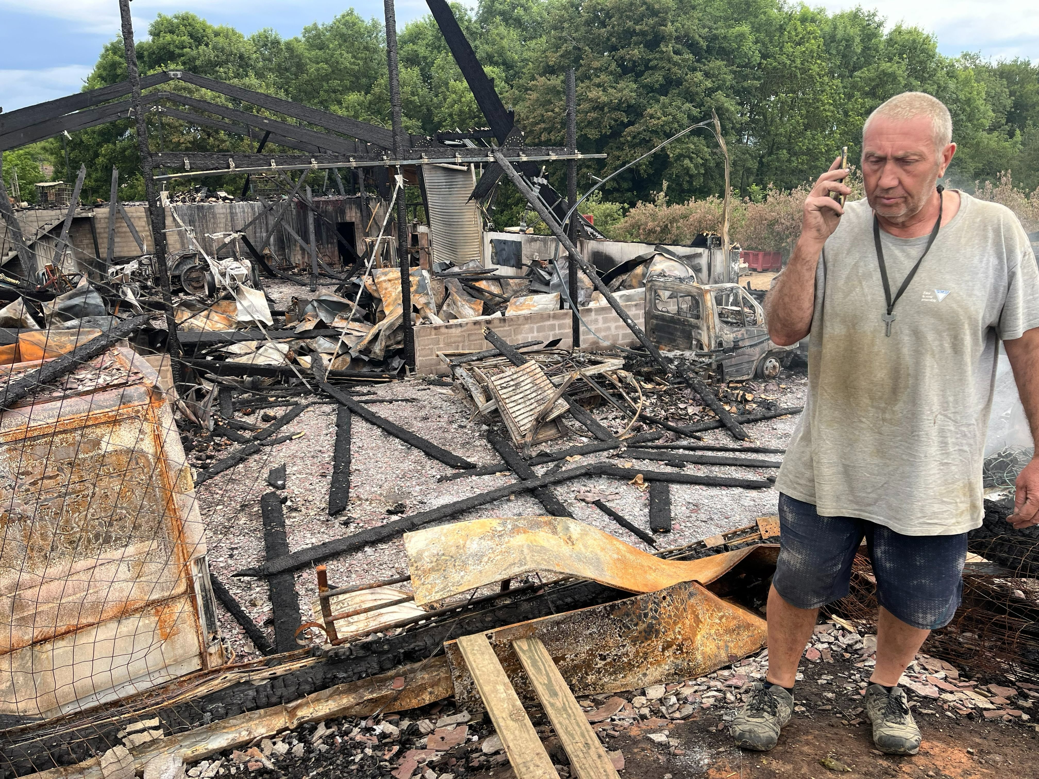 Marcoussis, le vendredi 20 mai 2022. Depuis l'incendie, le téléphone de Marc Mascetti, dit Marco, maraîcher star des étals parisiens n'arrête pas de sonner. LP/Nolwenn Cosson