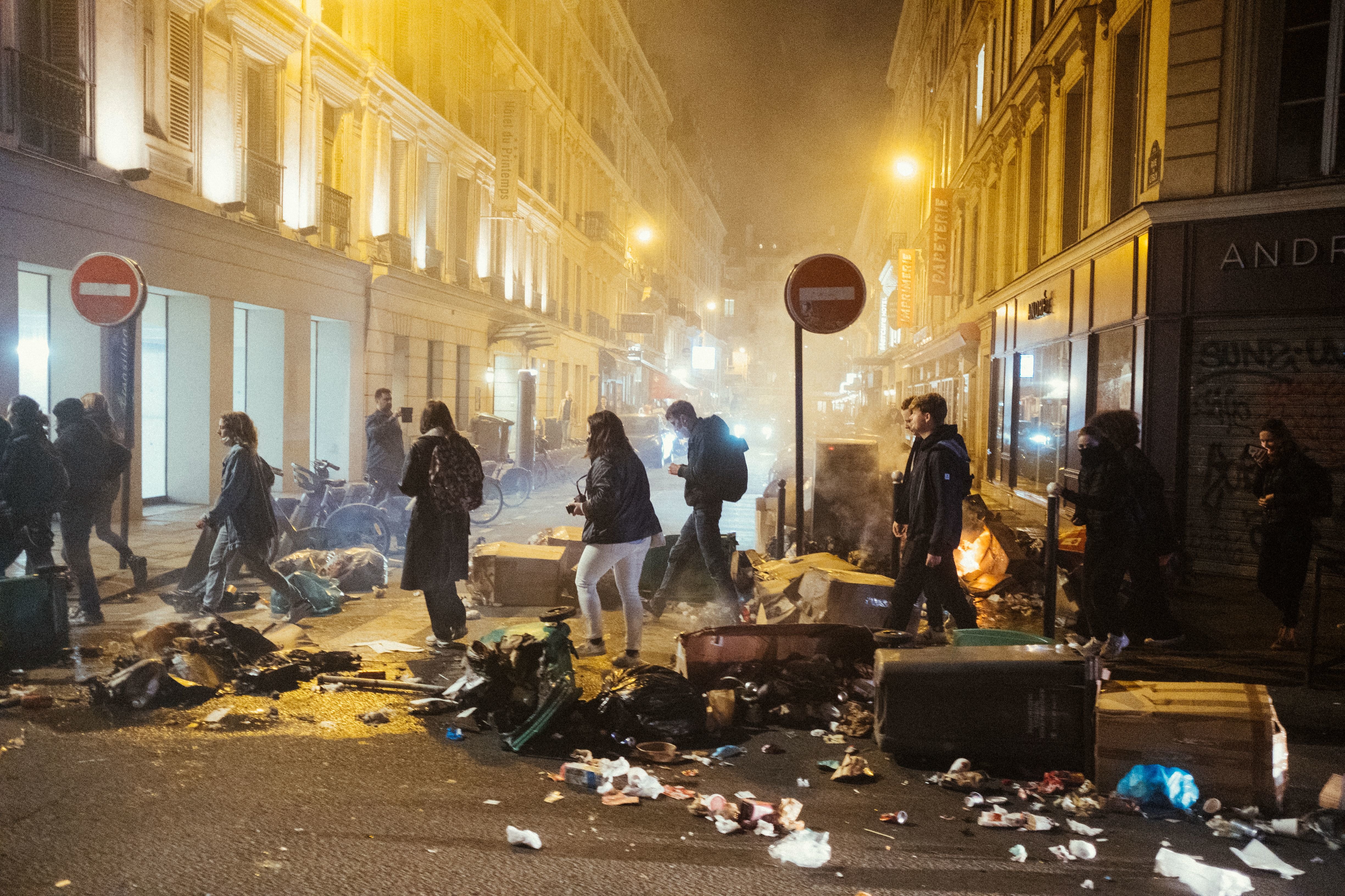 Paris, le 21 mars, lors d'une manifestation non déclarée rue Auber, après le rejet de la motion de censure. LP/Jérémy Paolini