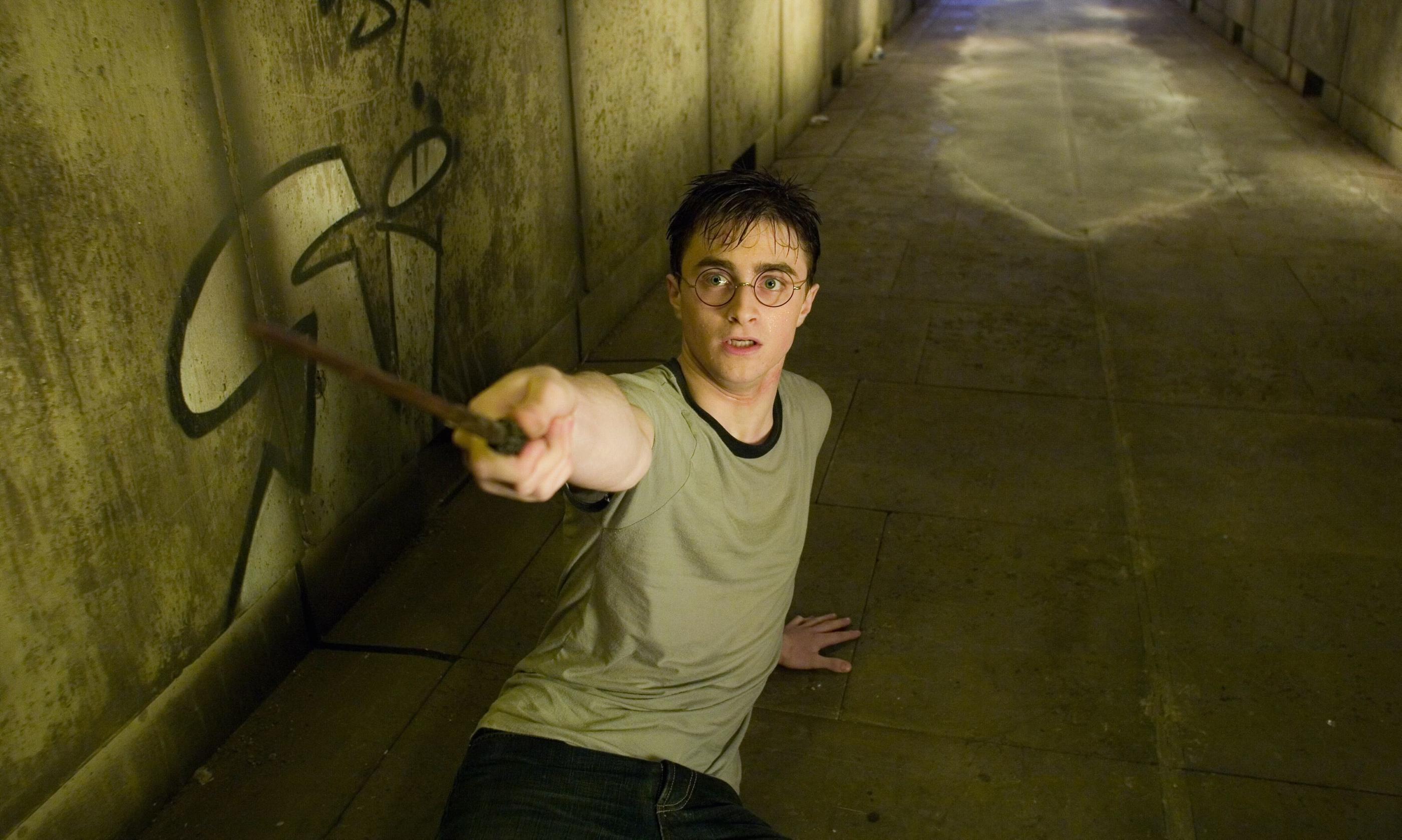 Daniel Radcliffe, l'interprète d'Harry Potter, est à la tête d'un documentaire sur David Holmes, sa doublure paralysée lors du tournage de l'avant-dernier volet de la saga. Warner Bros. Entertainment Inc.