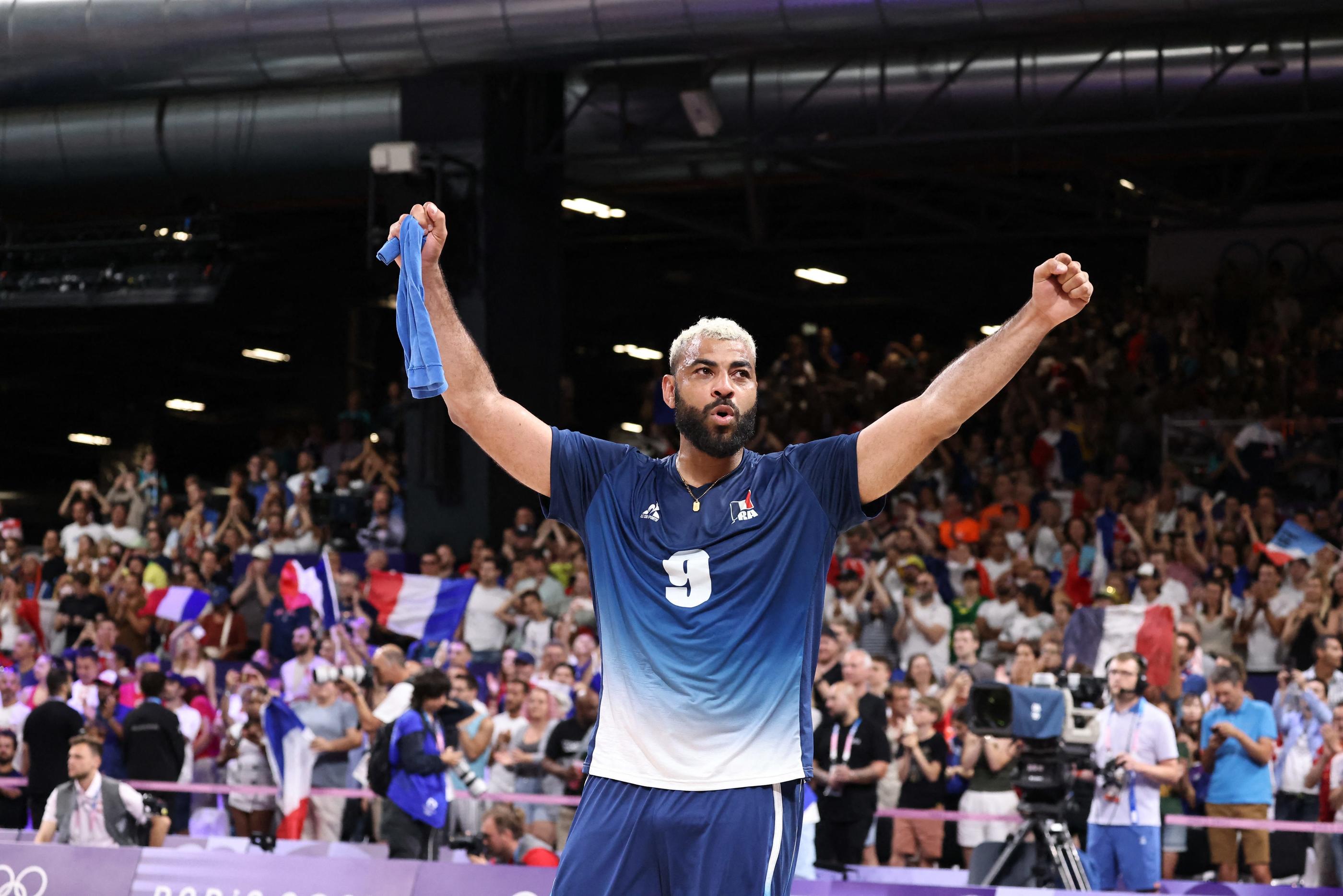 En balayant la Pologne trois manches à zéro en finale, les Bleus d'Earvin Ngapeth s'offrent une deuxième médaille d'or olympique après les Jeux de Tokyo en 2021. LP/Frédéric Dugit