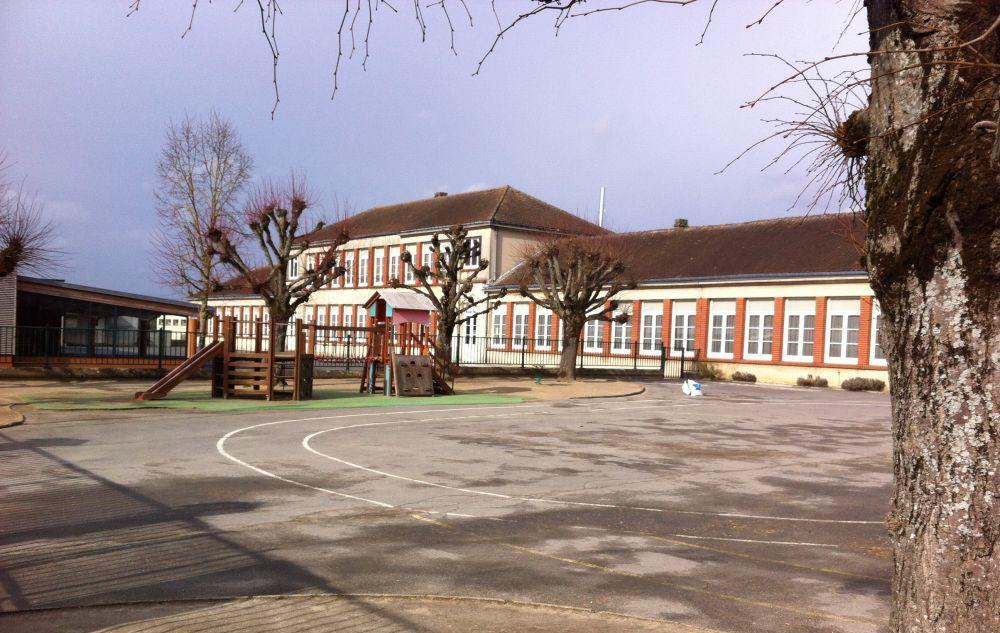 <b></b> Une fermeture de classe menace l’école maternelle les Tournesols. 