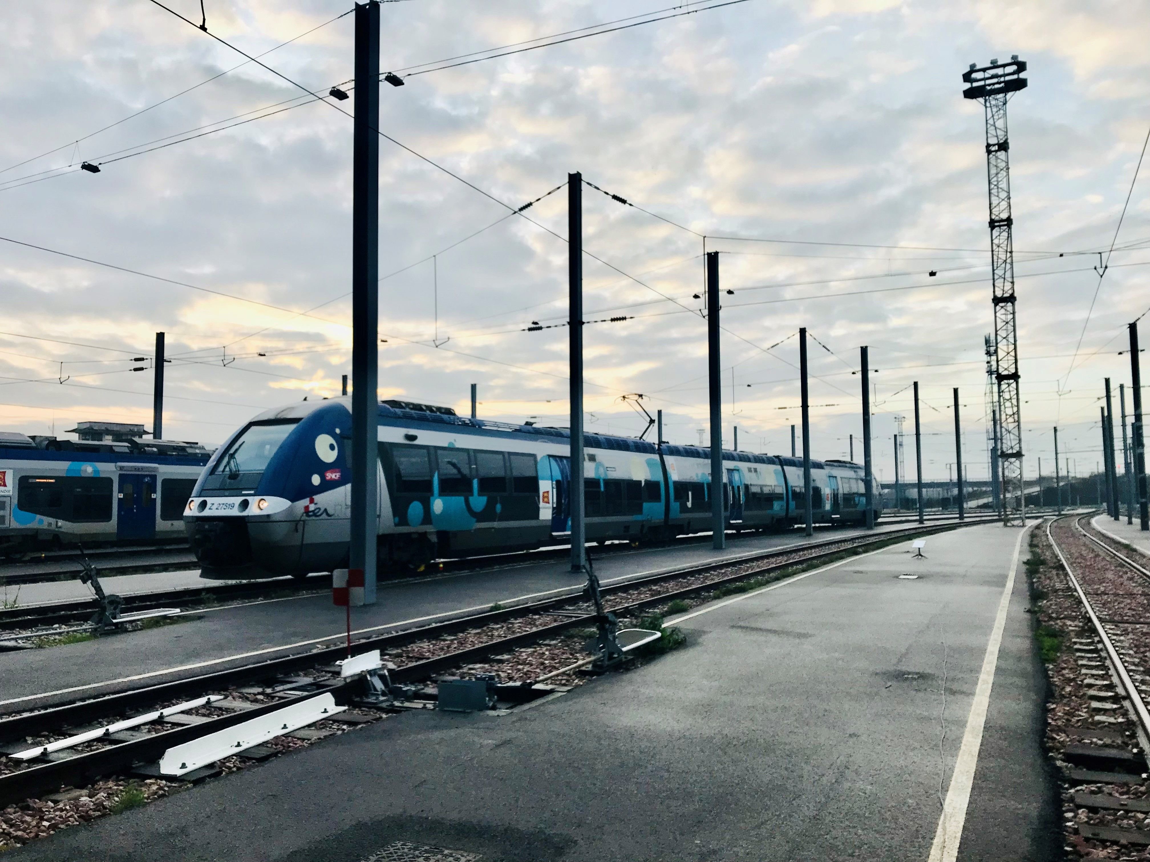 Longue de six kilomètres, la ligne rénovée permettrait à un millier de voyageurs par jour de rallier Louviers à Rouen et inversement, en trente minutes, à raison d'un train par heure. #Presse30