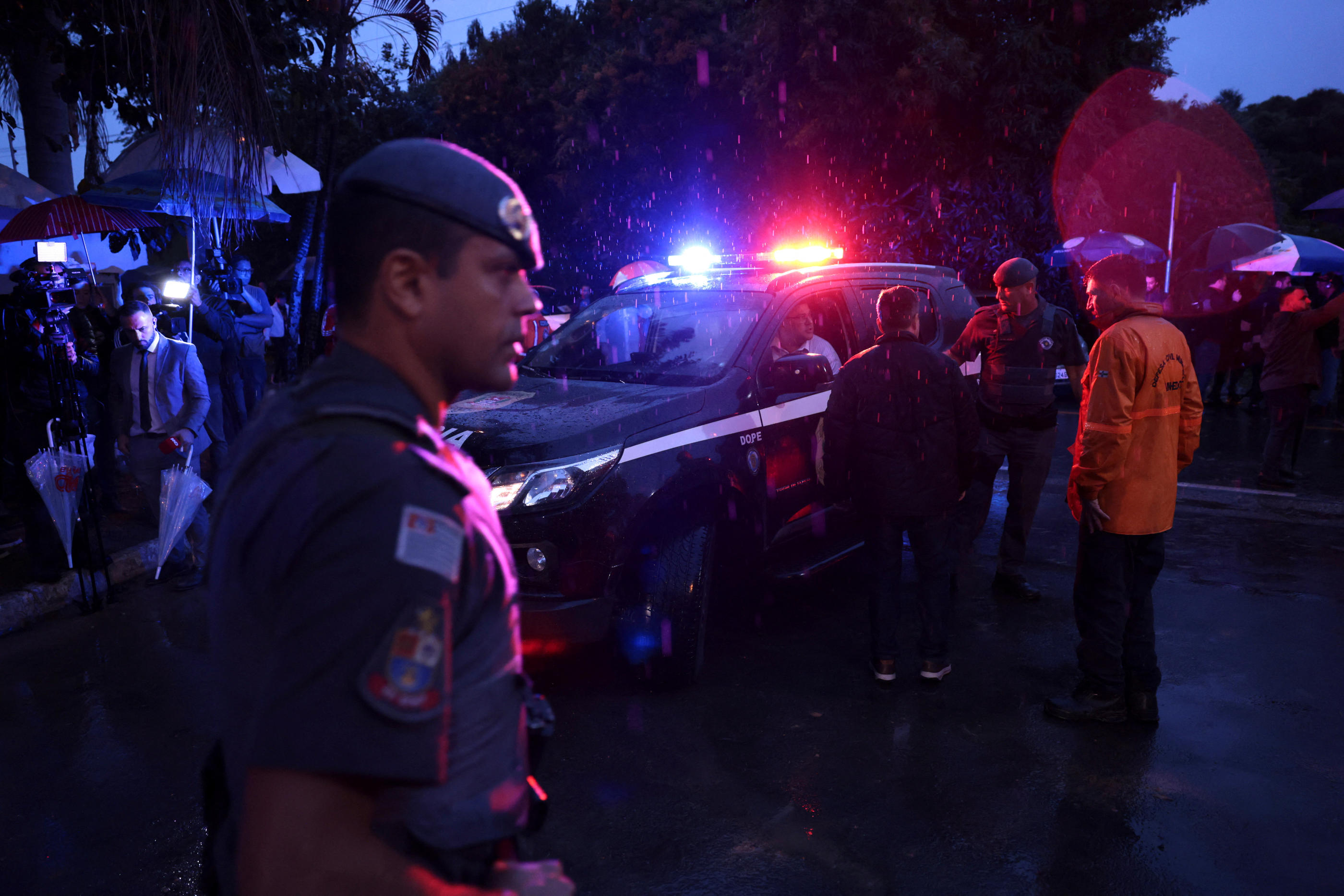 Un crash d'avion a eu lieu ce vendredi dans la localité de Vinhedo, à 80 kilomètres au nord ouest de Sao Paulo. REUTERS/Jorge Silva