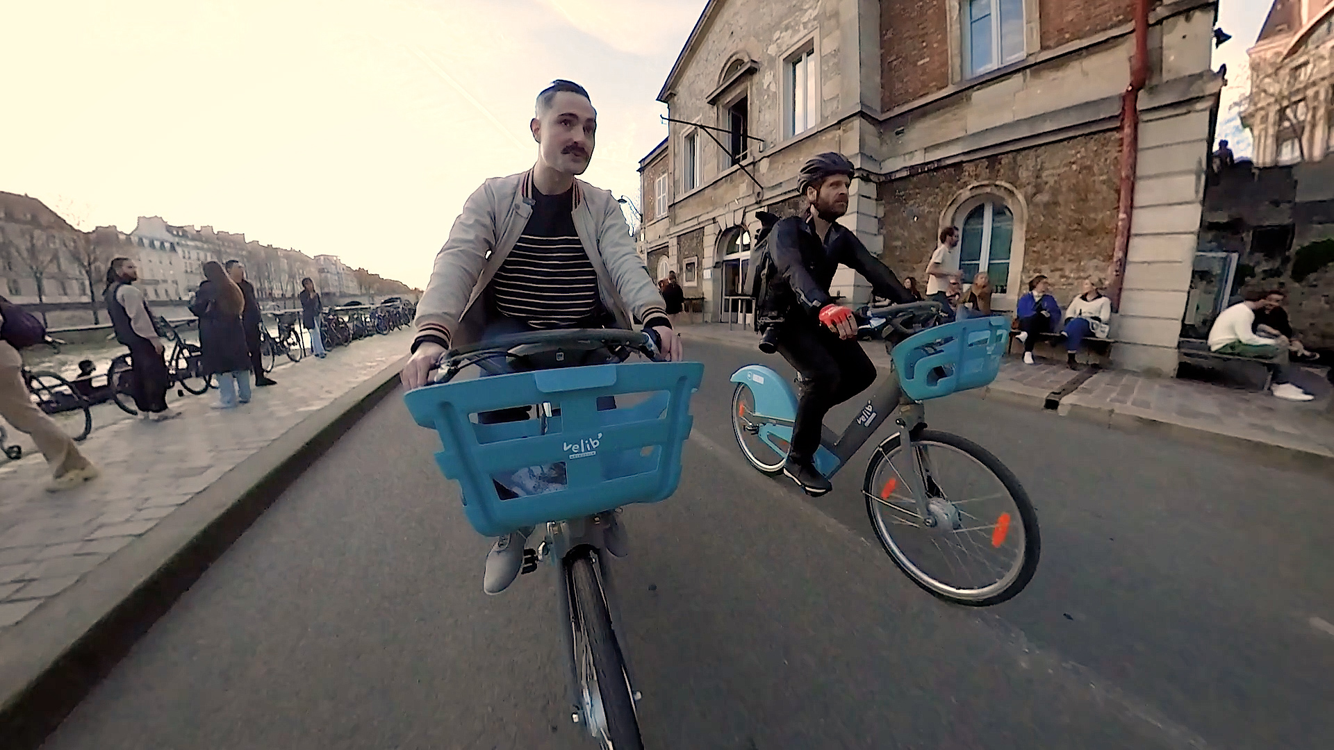 Smovengo songe à équiper sa flotte de vélo partagés avec des pneus « pleins ». LP/Yann Foreix