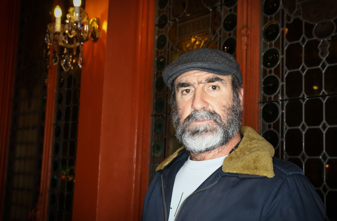 <b></b> Au Théâtre Antoine (Paris Xe), le 20 novembre 2018. Eric Cantona prend la pause.