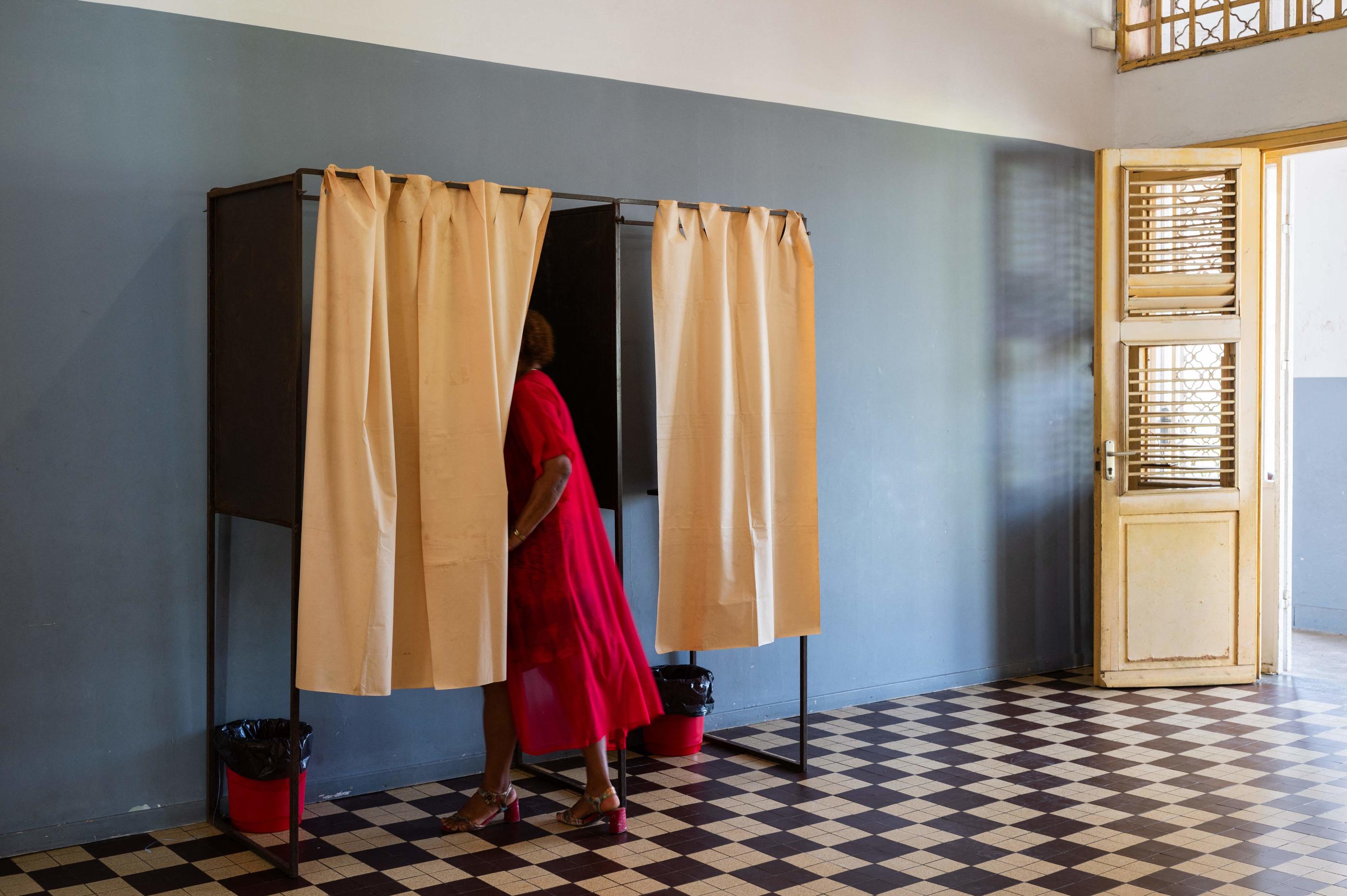 Les députés sortants ont été reconduits dans les quatre circonscriptions guadeloupéennes, face notamment aux deux candidats du Rassemblement national. AFP/Carla Bernhardt