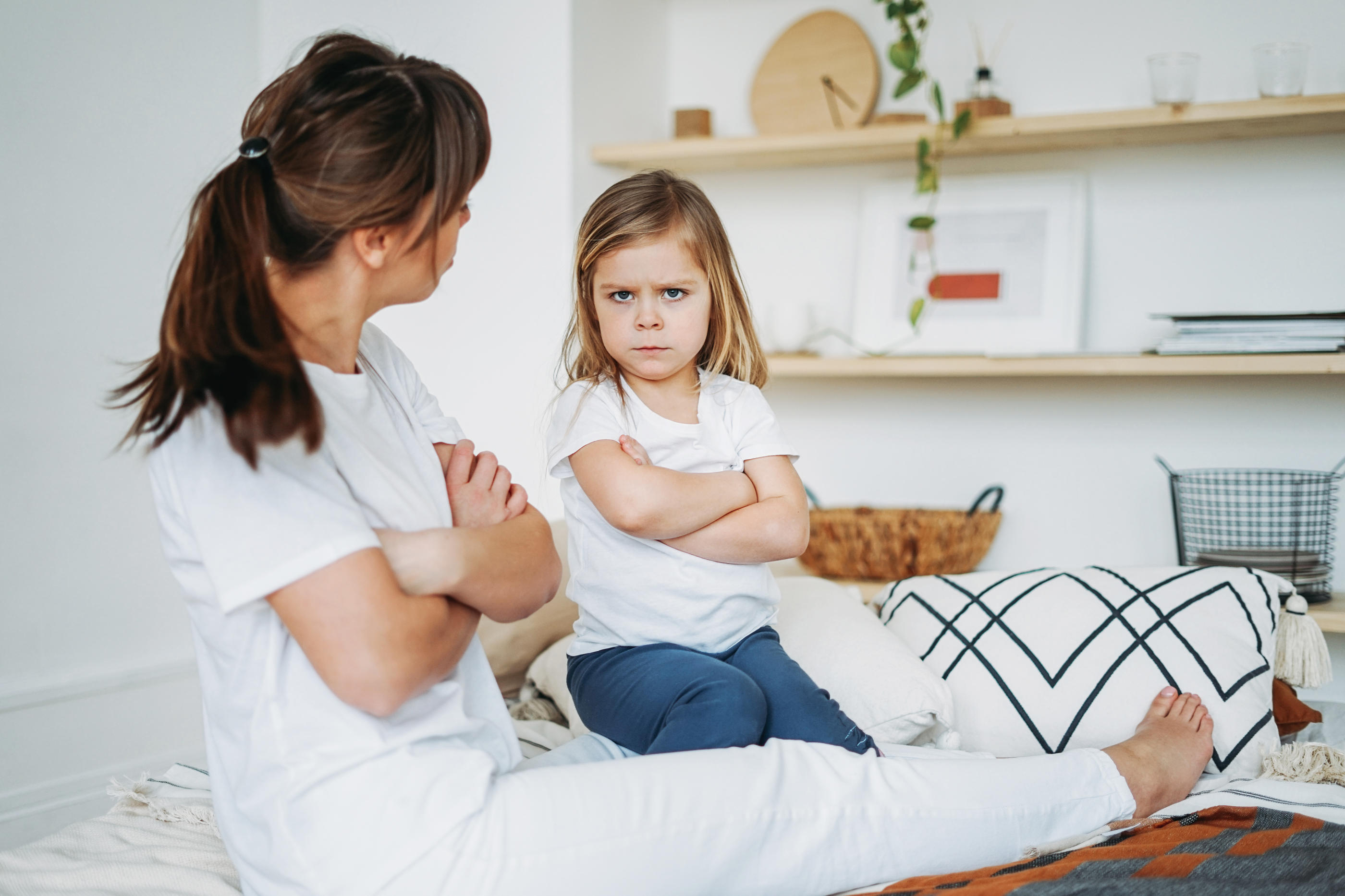 Selon la célèbre psychologue, en cas de mésentente, mieux vaut se dire rapidement les choses plutôt que de couver colères et non-dits. (Illustration) iStock