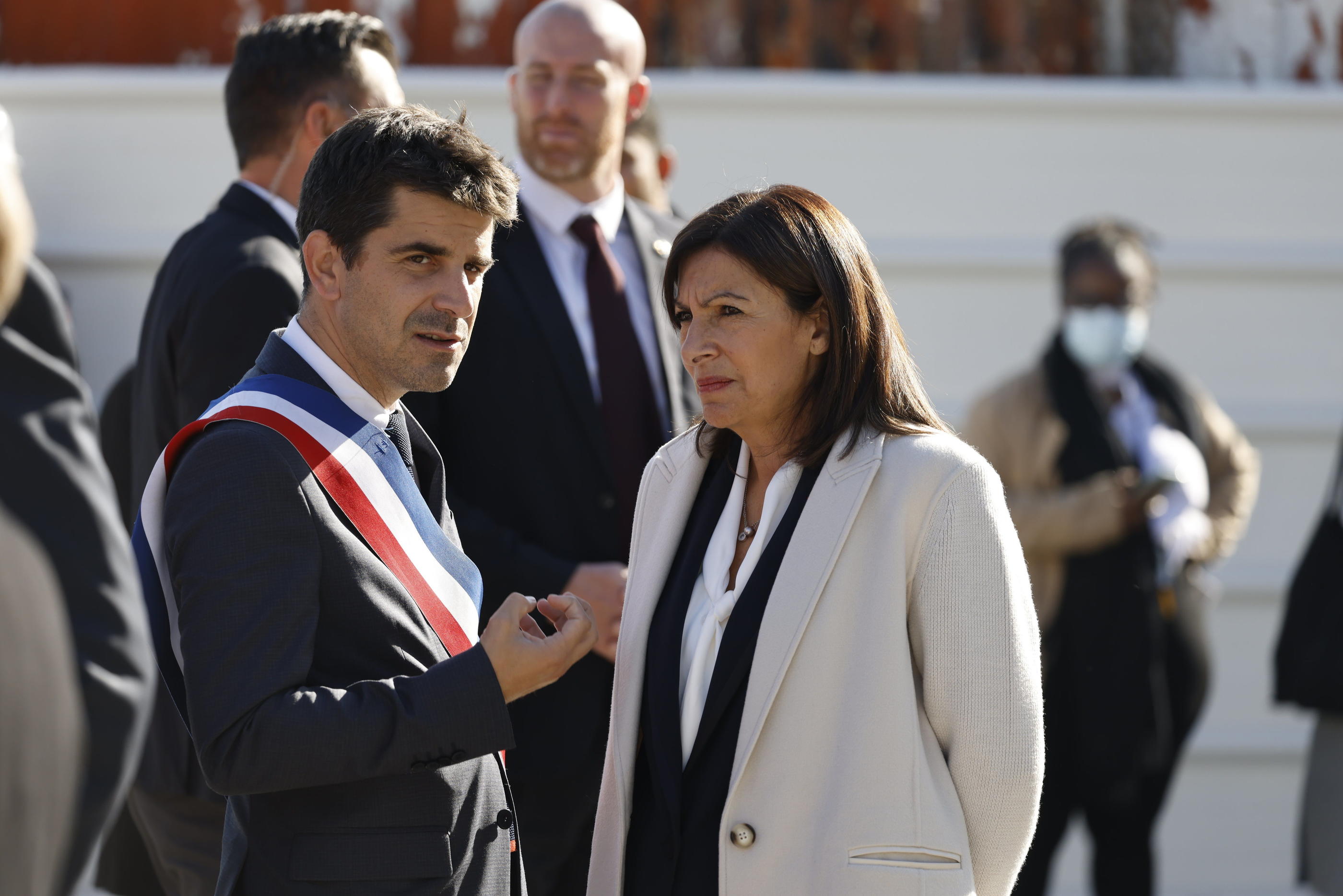 Saint-Denis. Mathieu Hanotin, ici avec Anne Hidalgo, la maire de Paris, lors d'une visite des chantiers olympiques, s'est fait voler ce samedi son téléphone portable en plein centre-ville. LP/Olivier Corsan