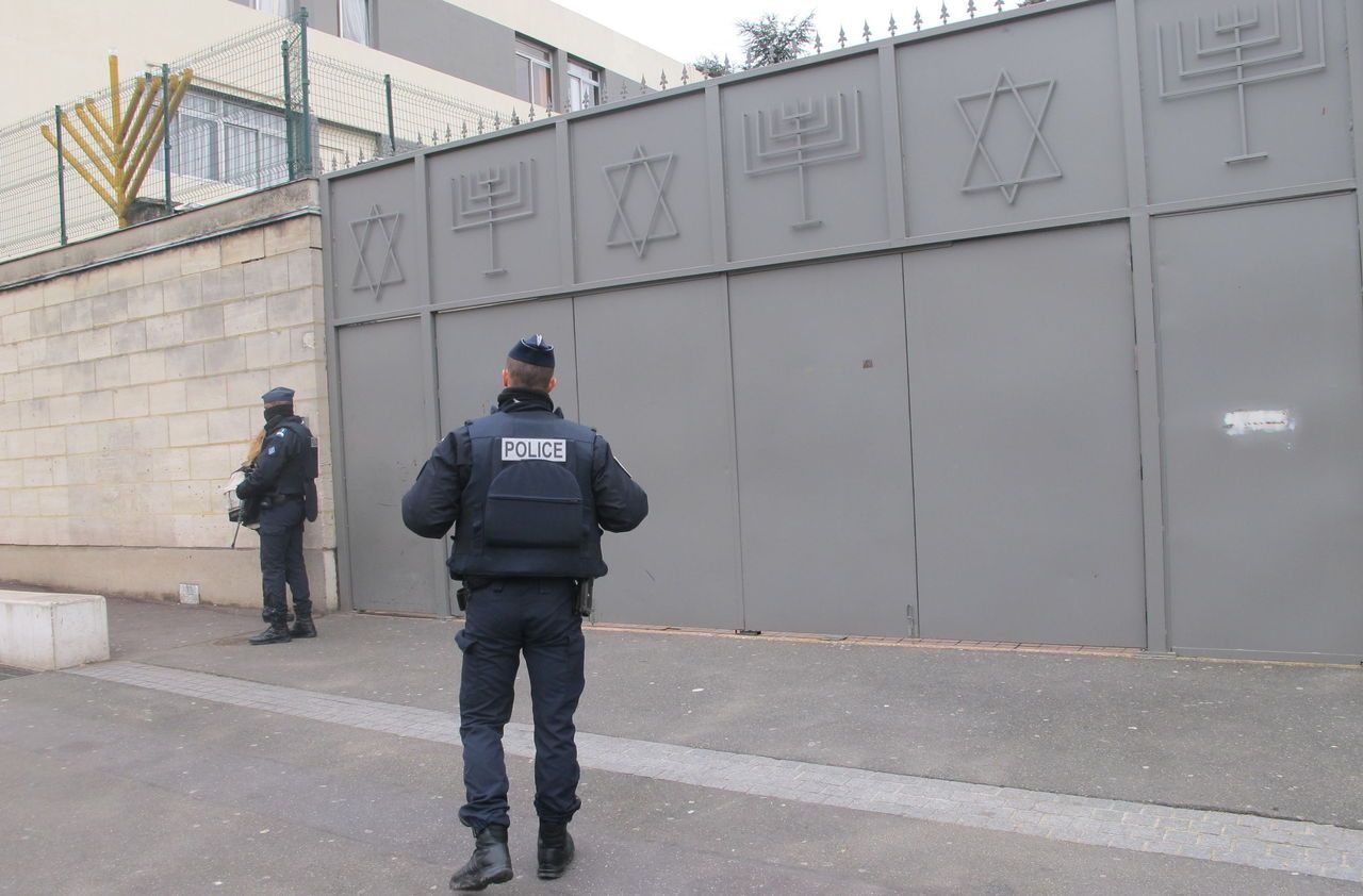 <b></b> Sarcelles. Lors des fêtes religieuses, le dispositif policier est renforcé devant et autour de la grande synagogue.