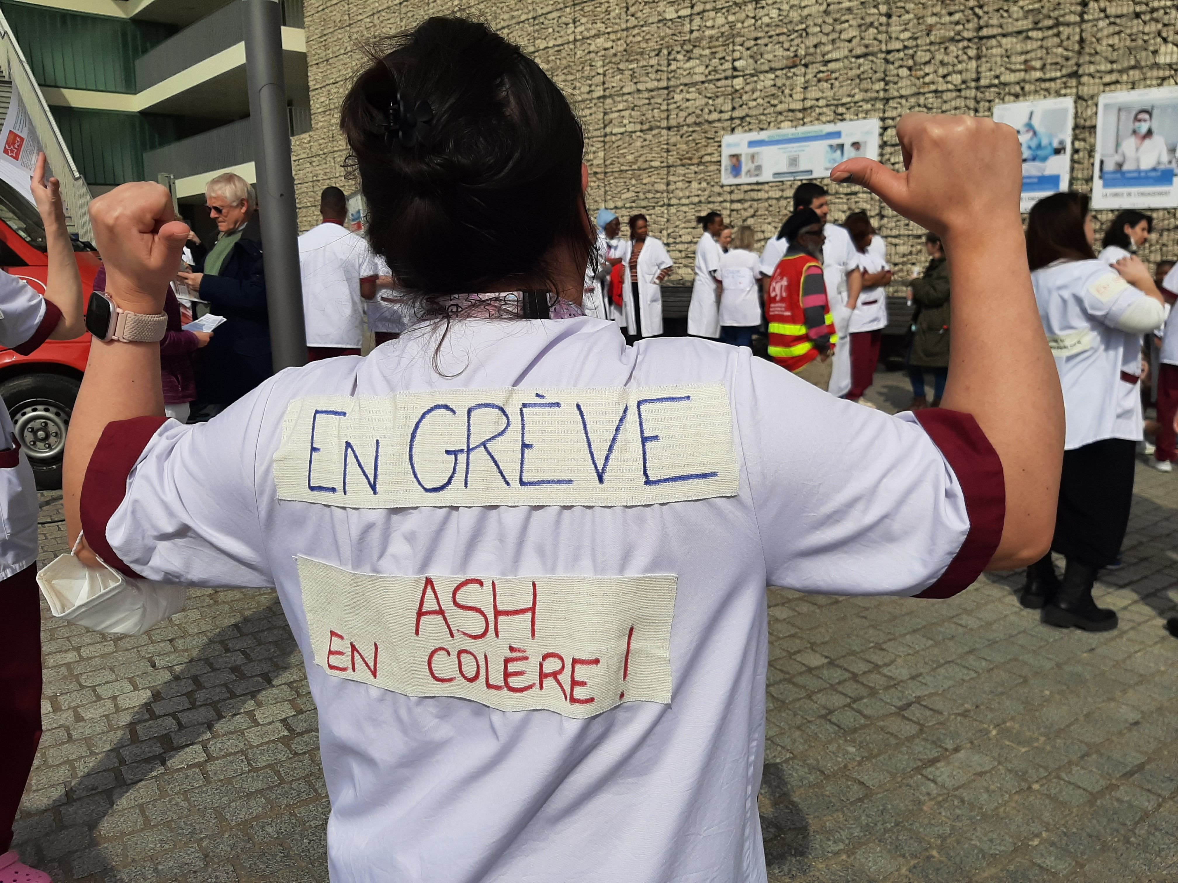 Villeneuve-Saint-Georges (Val-de-Marne), le 20 mars. Les agents de service hospitalier (ASH) du CHIV vont bientôt perdre leur travail. Les titulaires seront redéployés en interne. LP/Marine Legrand