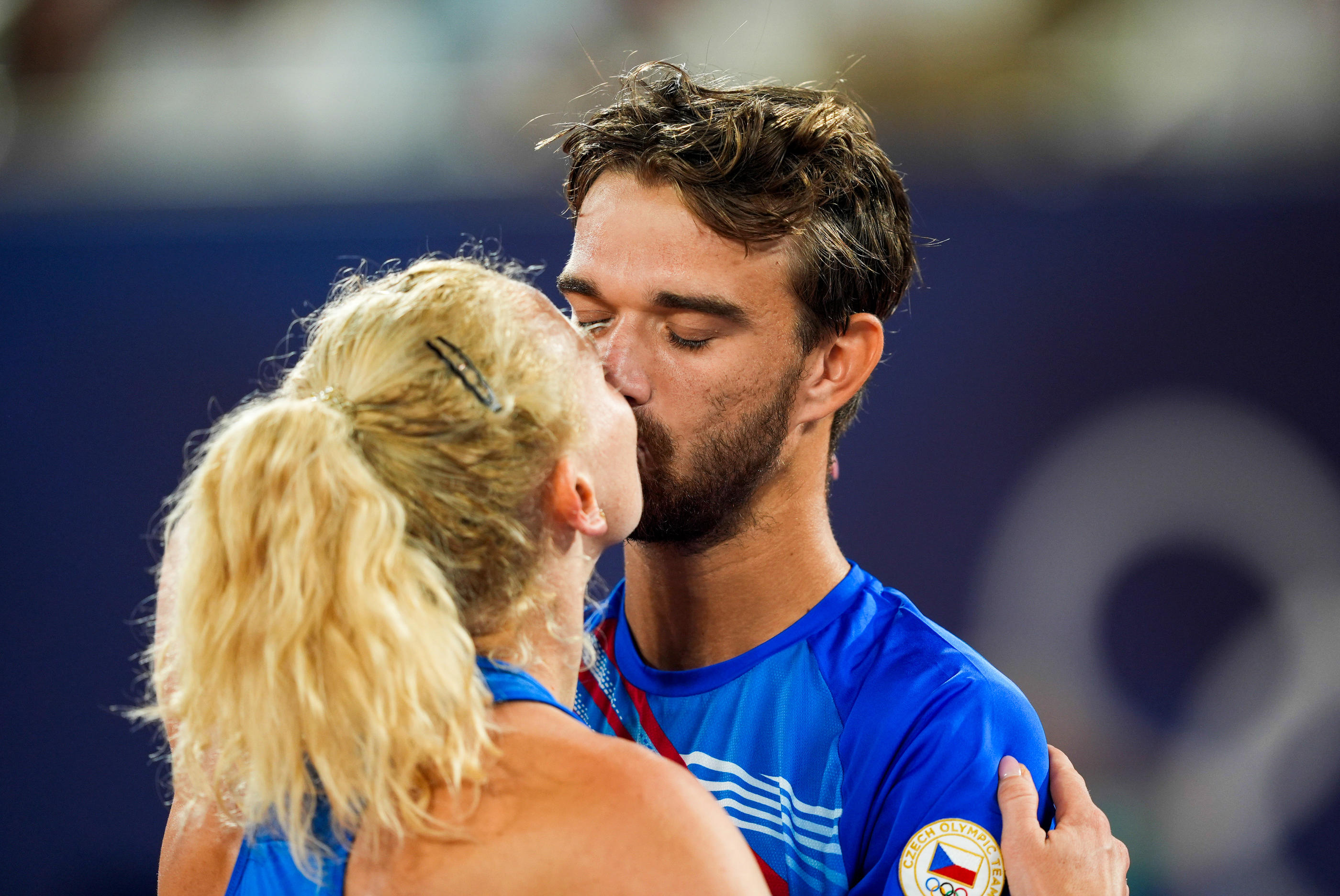 En couple pendant quatre ans puis séparés avant les JO, Machac et Siniakova semblent s'être réconciliés après avoir décroché la médaille d'or. IconSport/ Amber Searls