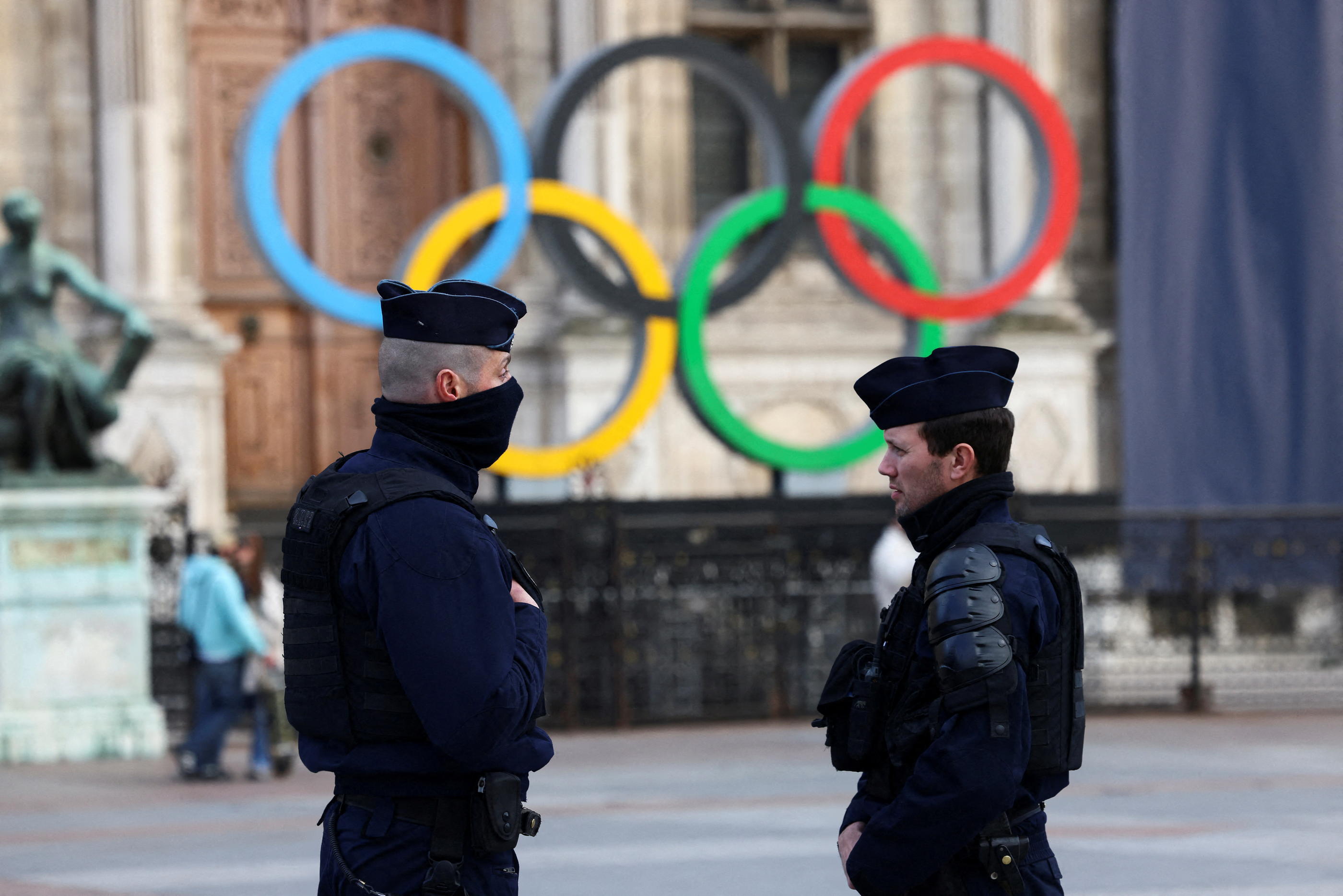 Police et gendarmerie pourraient être mobilisées pour pallier le manque d'agents de sécurité lors de la cérémonie d'ouverture. REUTERS/Yves Herman