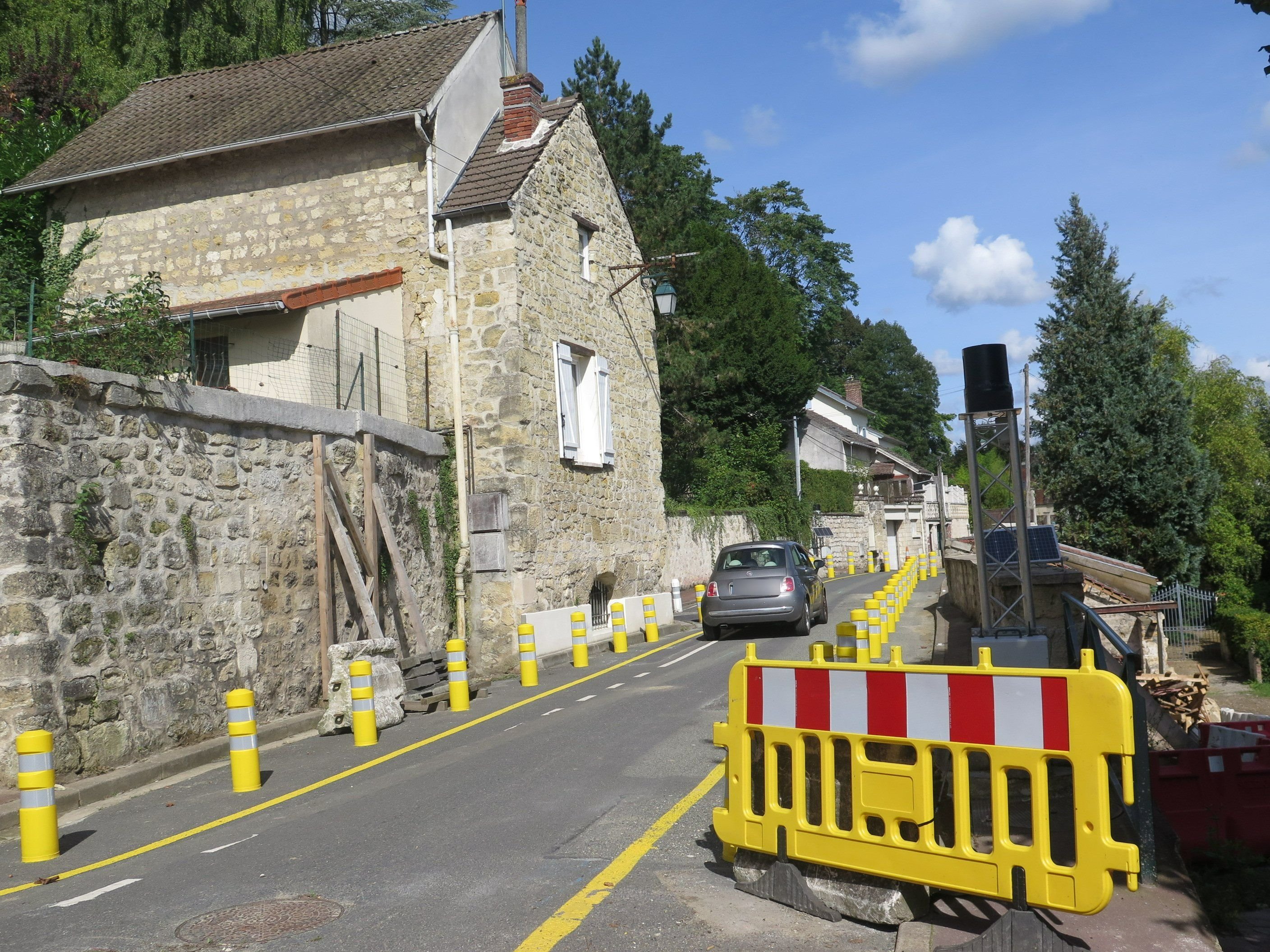 Butry-sur-Oise (Val-d'Oise). La rue de Parmain, fermée à la circulation depuis le mois de février, a été partiellement rouverte à la circulation ce vendredi 13 septembre. LP/Marie Persidat