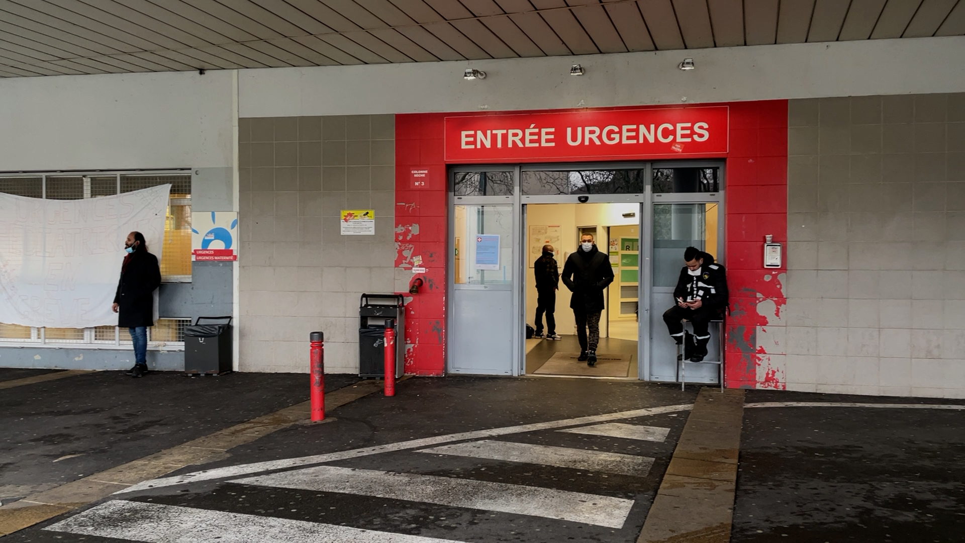 Le service des urgences pédiatriques de l’hôpital de Saint-Denis était fermé lundi, faute d’infirmières. Depuis, la majorité des petits patients sont réorientés vers d’autres hôpitaux ou centres de santé.