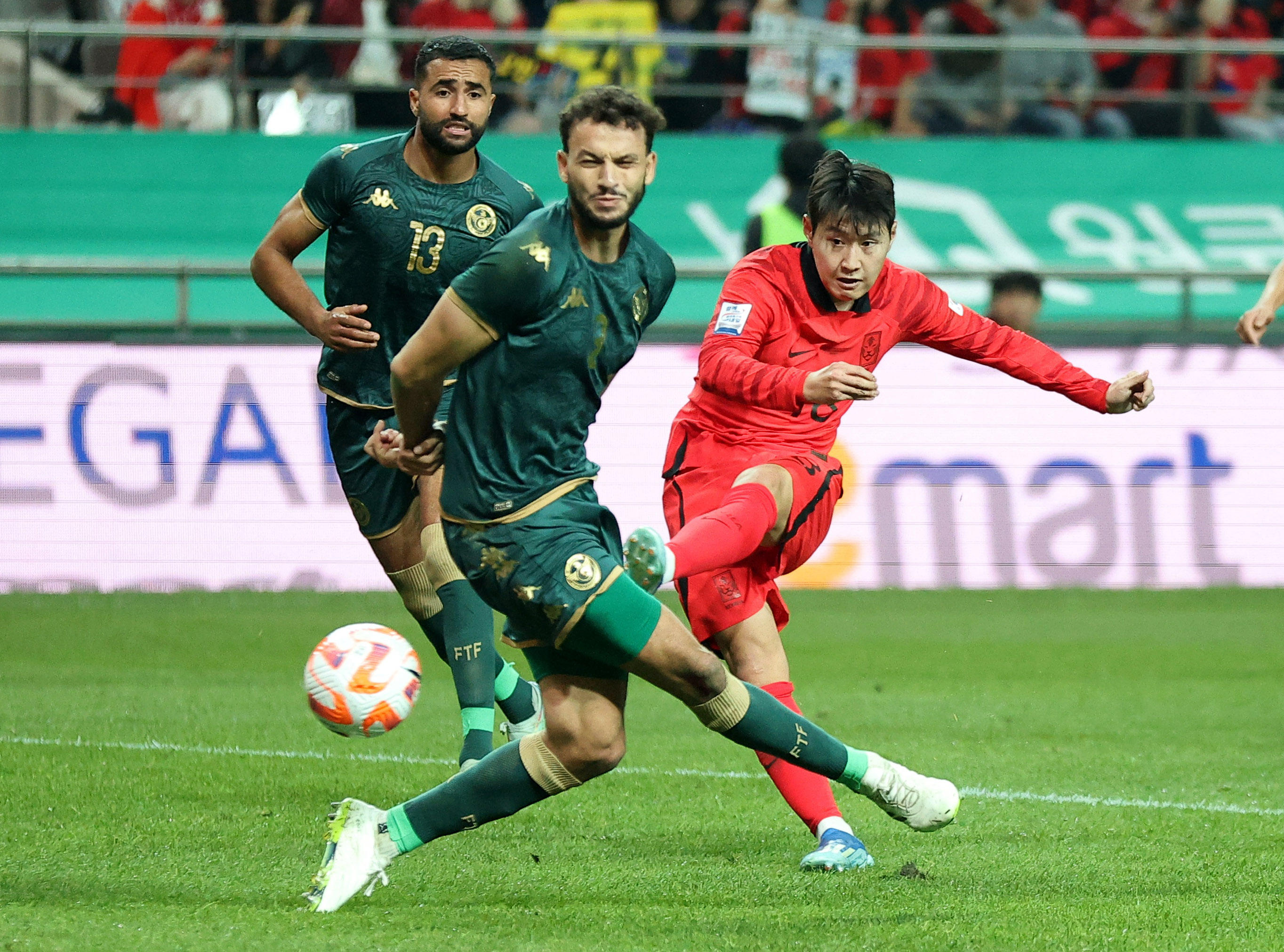 Kang-In Lee sur son deuxième but avec la Corée du Sud face à la Tunisie. REUTERS/Kim Hong-Ji