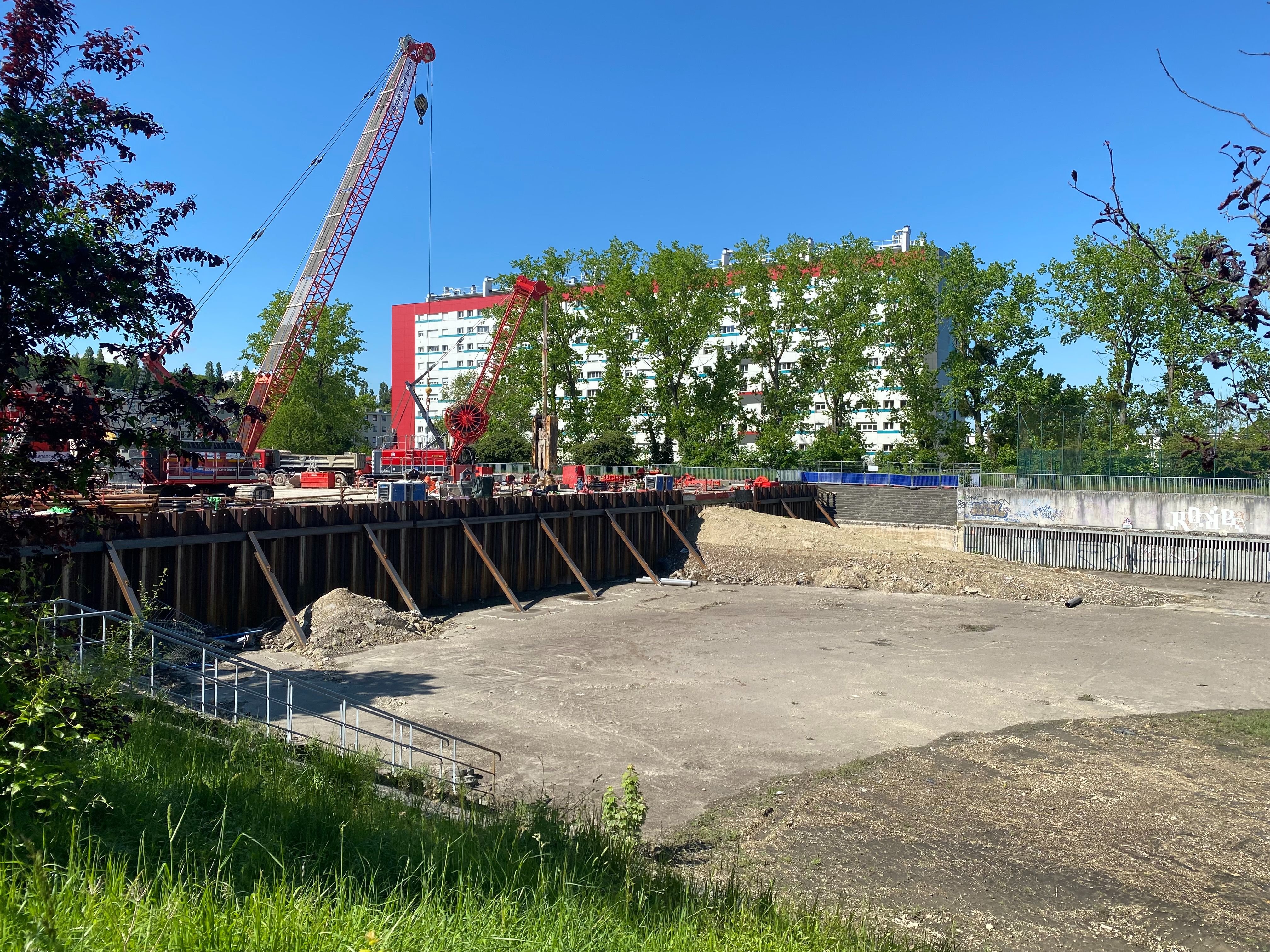 Clichy-sous-Bois (Seine-Saint-Denis), le 7 mai. Le bassin de rétention des eaux pluviales va être pour laisser place, en surface, à un square. LP/Hélène Haus