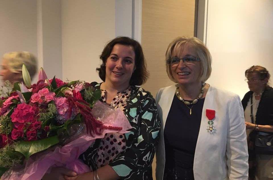 <b></b>  Marie-José Cayzac, conseillère municipale d'opposition à Argenteuil a reçu l'insigne de Chevalier de la Légion d'honneur des mains d'Emmanuelle Cosse. 