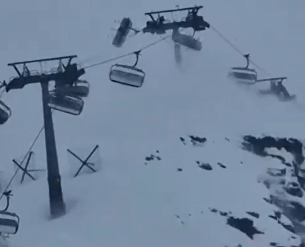 Les skieurs se trouvant à bord des télésièges ont été balancés de gauche à droite pendant de longues minutes. Météo Vallée d'Aoste