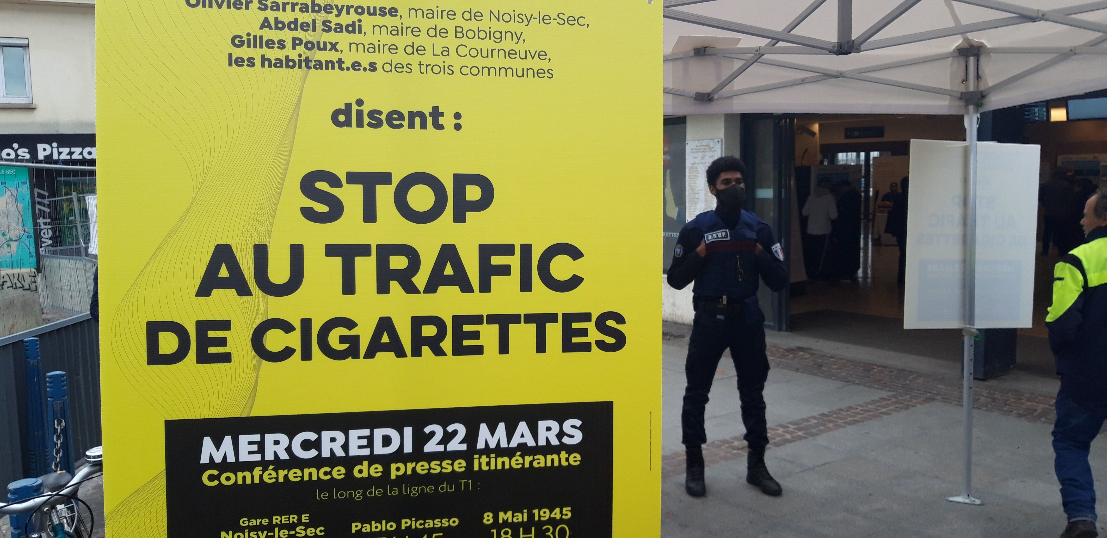 Noisy-le-Sec, mercredi 22 mars. Trois maires ont organisé une conférence de presse itinérante dans leurs villes respectives, massivement touchées par la vente de cigarettes de contrefaçon. LP/N.R.