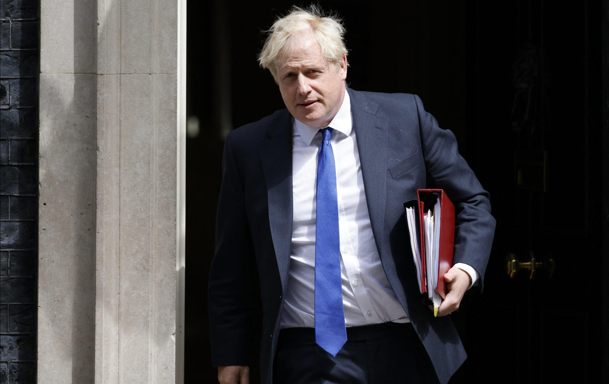 Le Premier ministre britannique Boris Johnson quitte le 10 Downing Street le 6 juillet 2022.  Maxppp/Tolga Akmen