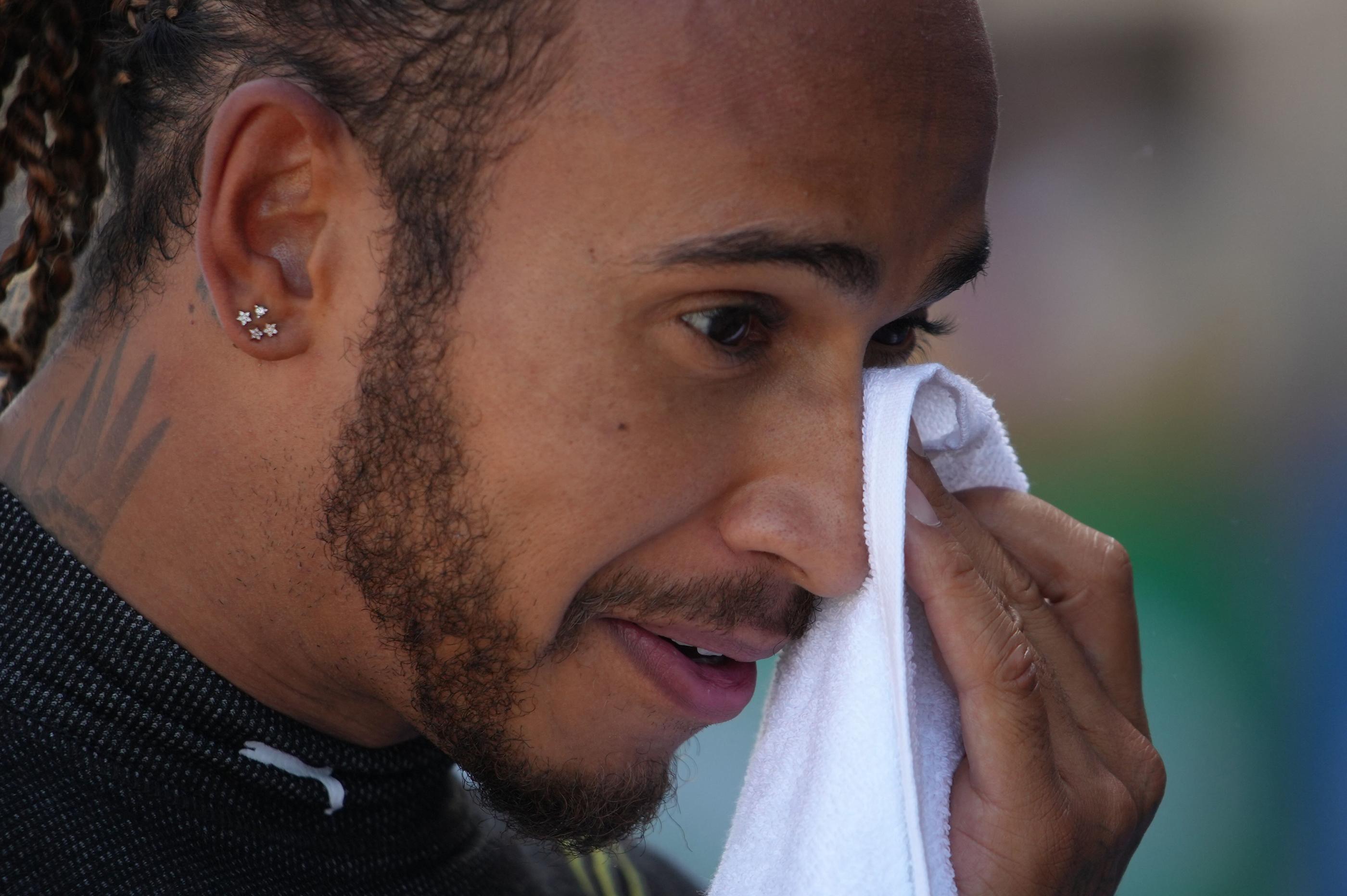 Lewis Hamilton sait qu'il a réalisé un exploit monumental, ce samedi à Barcelone. AFP/Emilio Morenatti