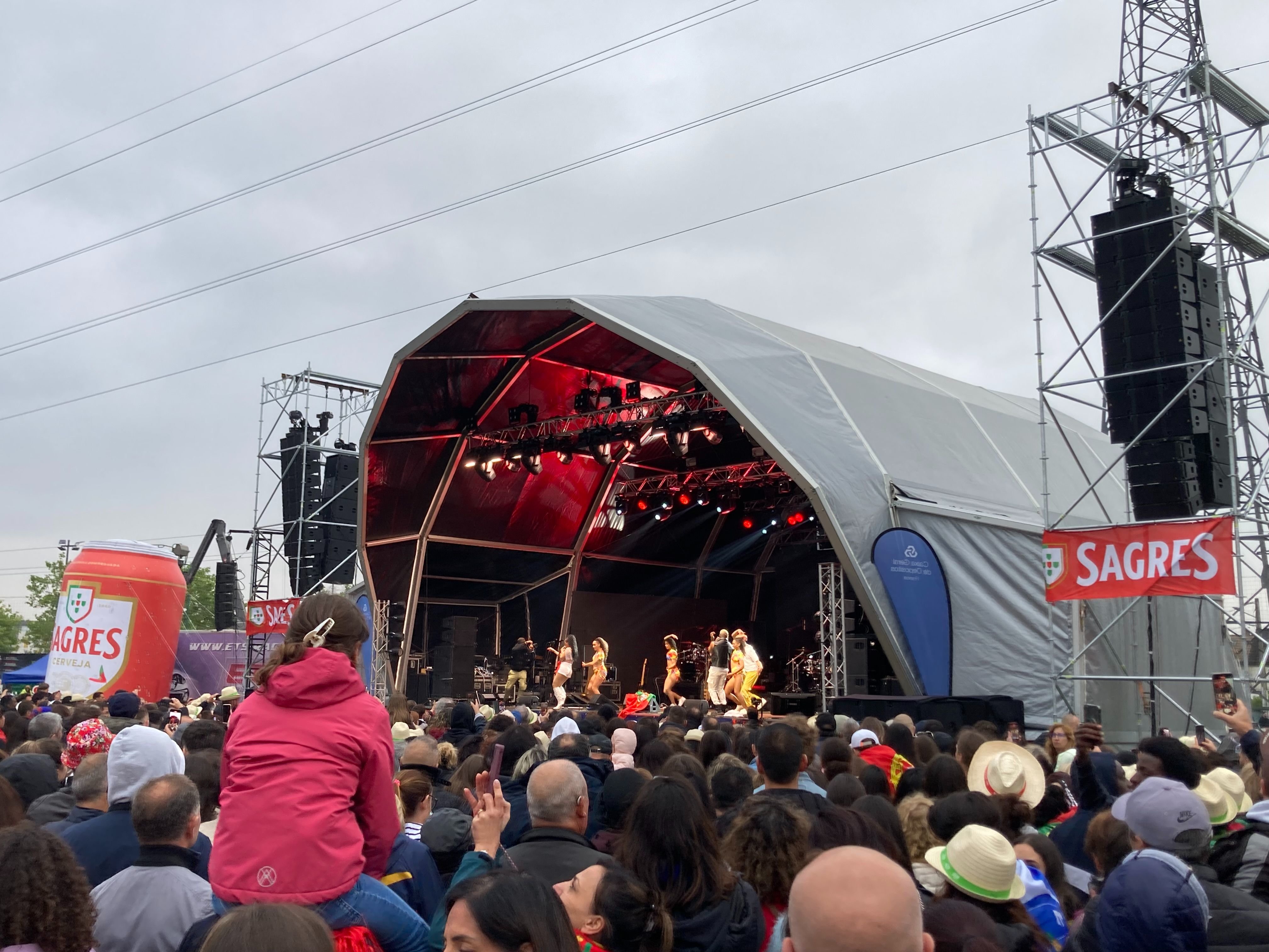 Herblay-sur-Seine (Val-d'Oise), le 1er juin. Le Festival portugais do Emigrante devrait attirer plus de 50 000 personnes sur deux jours, au stade Beauregard. LP/Anne Collin