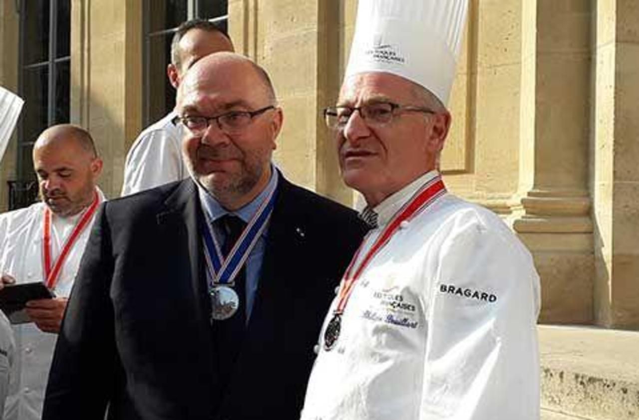 <b></b> Philippe Pouillart, chercheur à UniLaSalle, a été décoré par Stéphane Travert, le ministre de l’Agriculture.