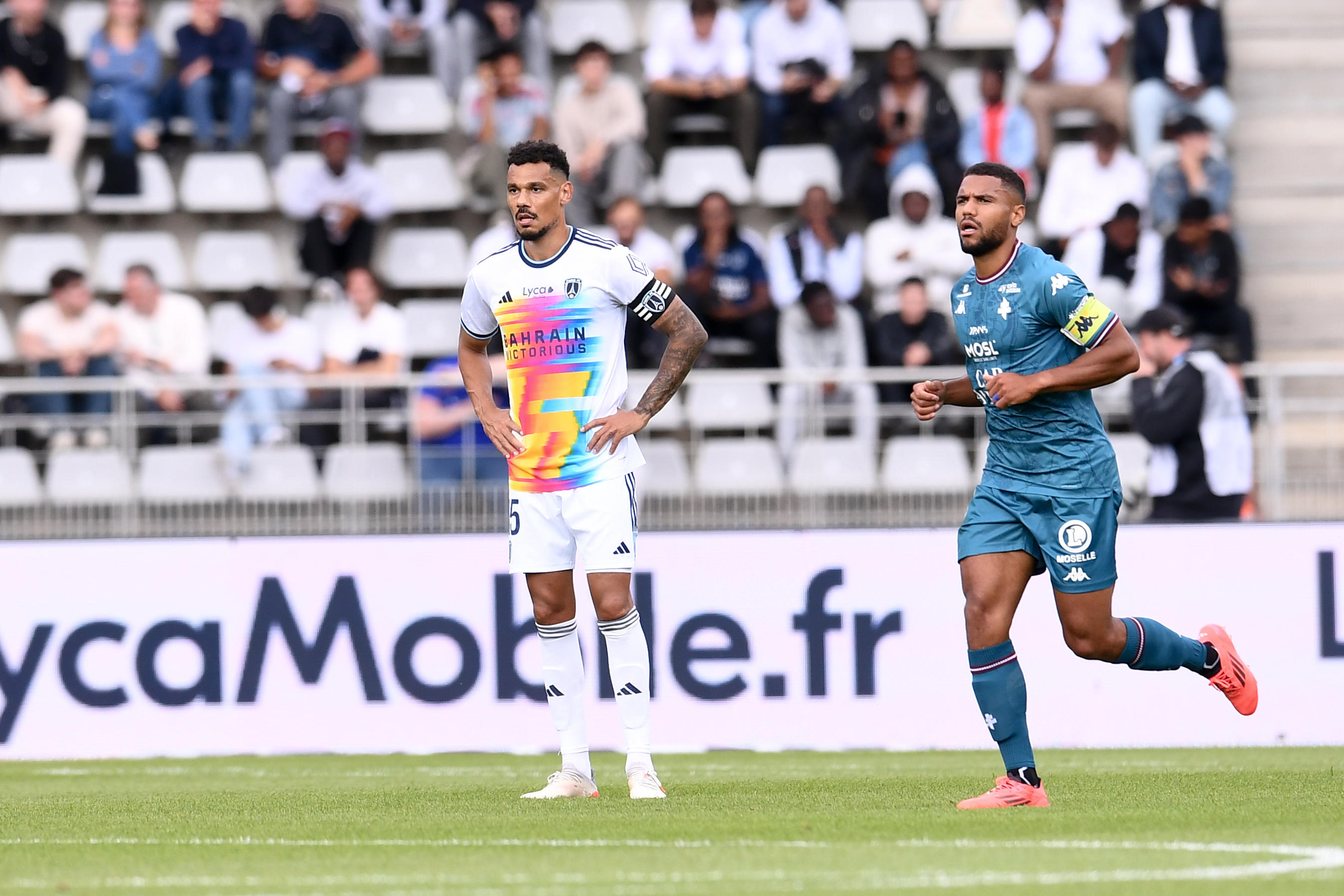 La déception de  Timothee Kolodziejczak  et du Paris FC, battus par Metz (1-2). (Photo by Philippe Lecoeur/FEP/Icon Sport)